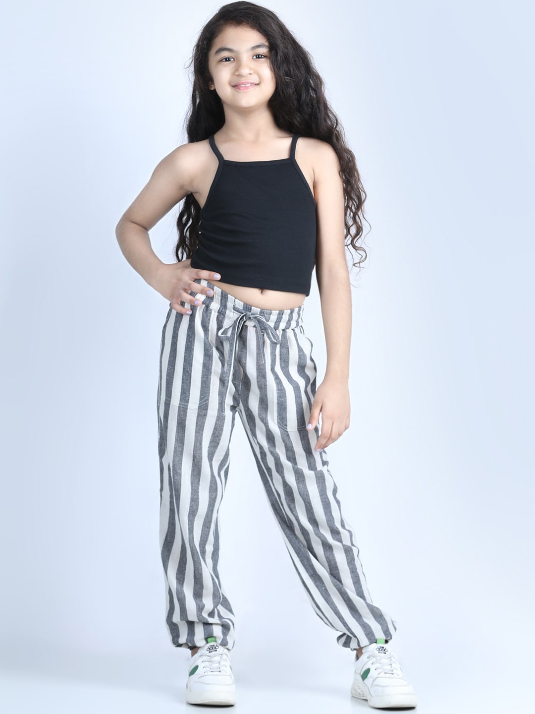 

luyk Girls Black & Off White Top with Trousers