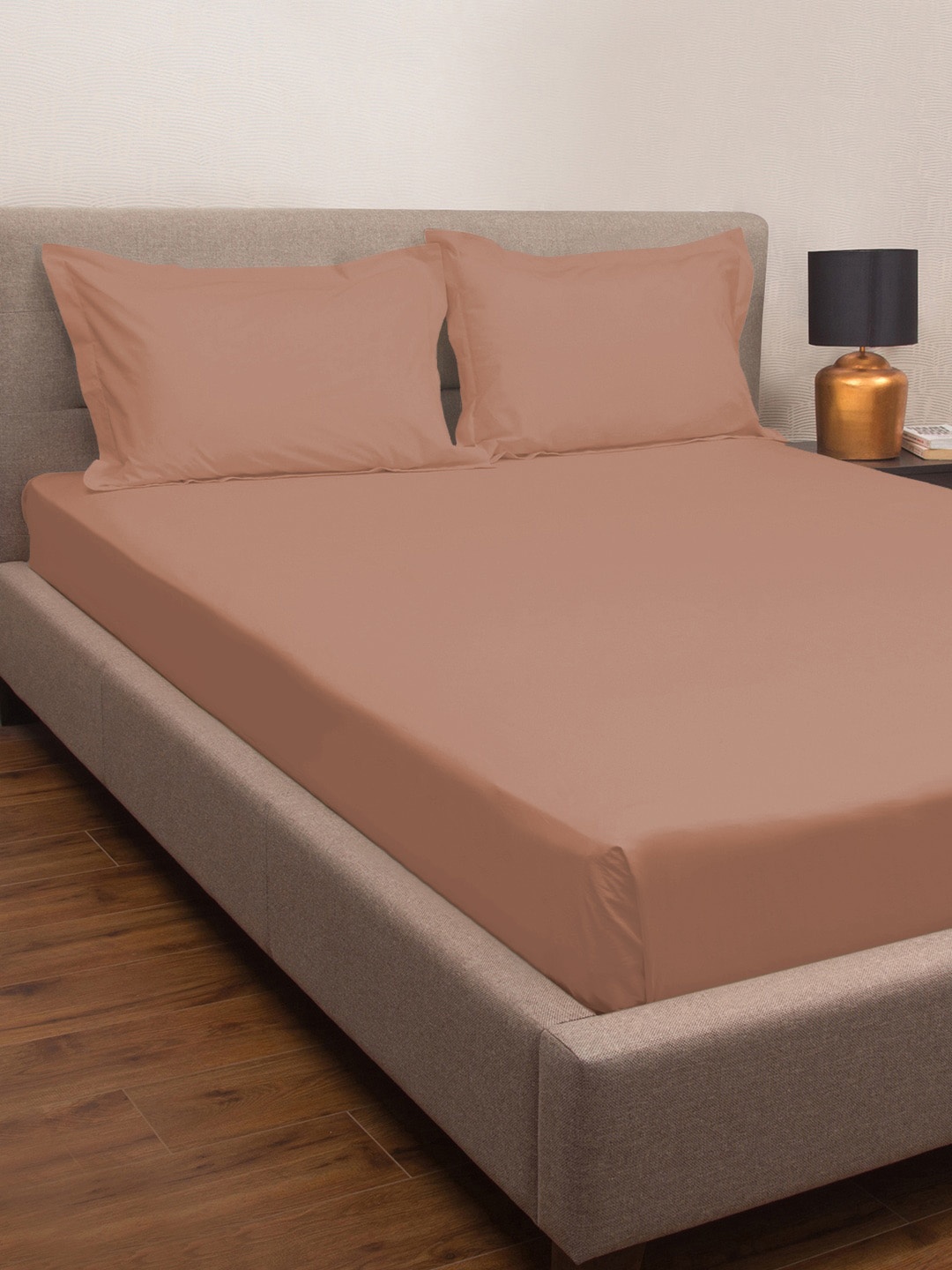

PETAL HOME Peach 300 TC Peach 100% Cotton Queen Size Bed Sheet with 2 Pillow Covers
