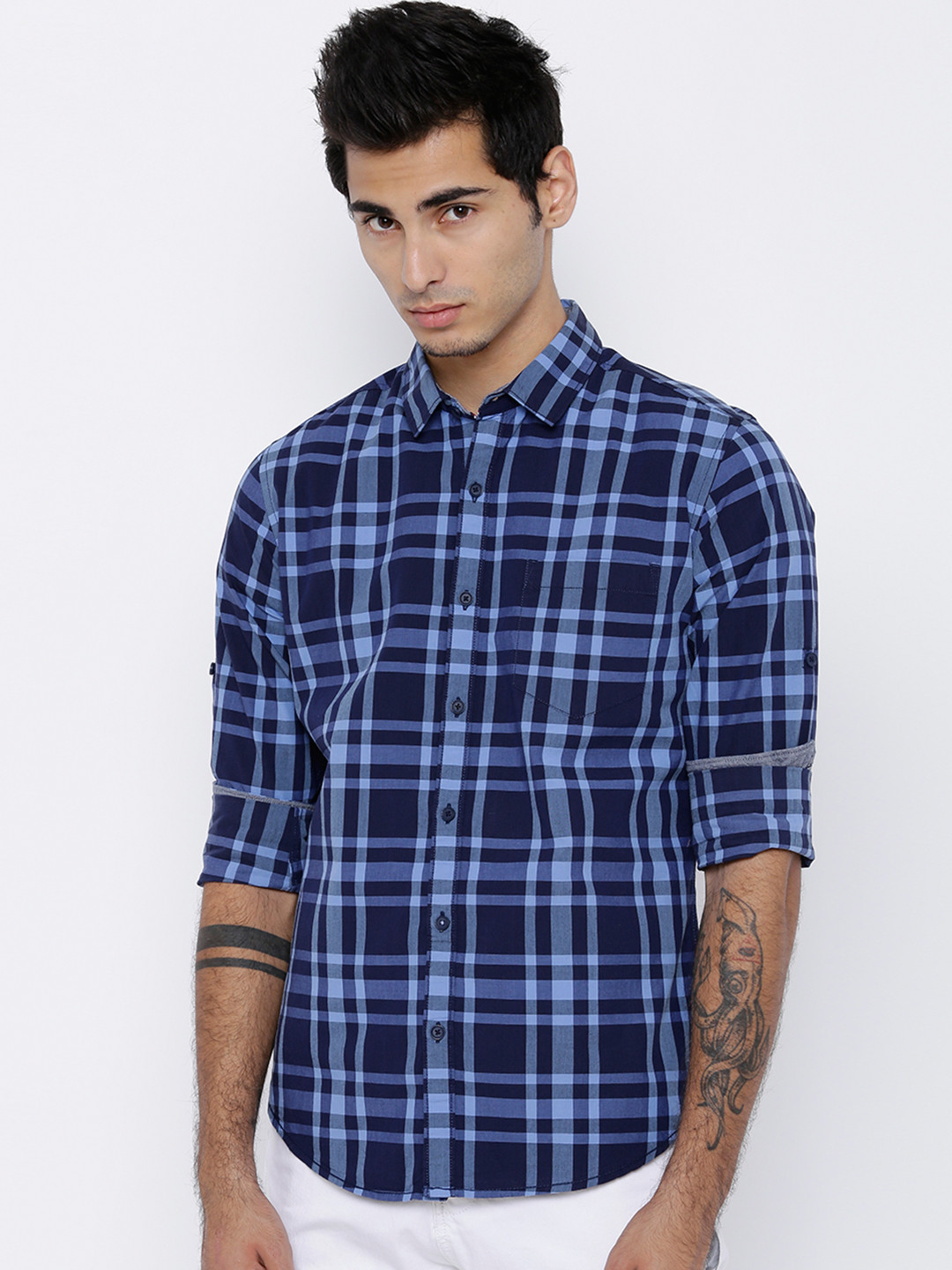 

LOCOMOTIVE Men Blue Slim Fit Checked Casual Shirt