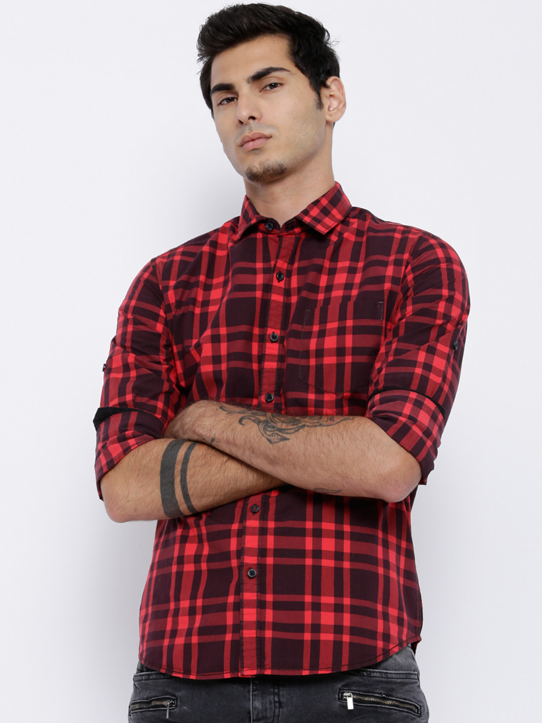 

LOCOMOTIVE Men Red Slim Fit Checked Casual Shirt