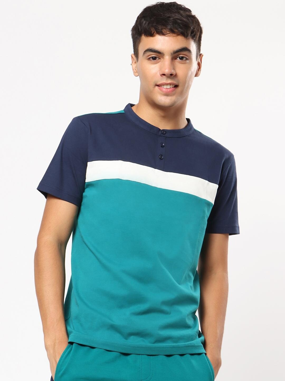 

Bewakoof Men Green & Navy Blue Colourblocked Pure Cotton T-shirt