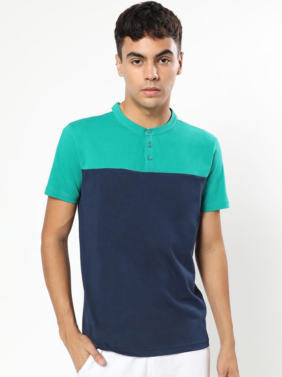 

Bewakoof Men Green & Navy Blue Colourblocked Mandarin Collar Pure Cotton T-shirt