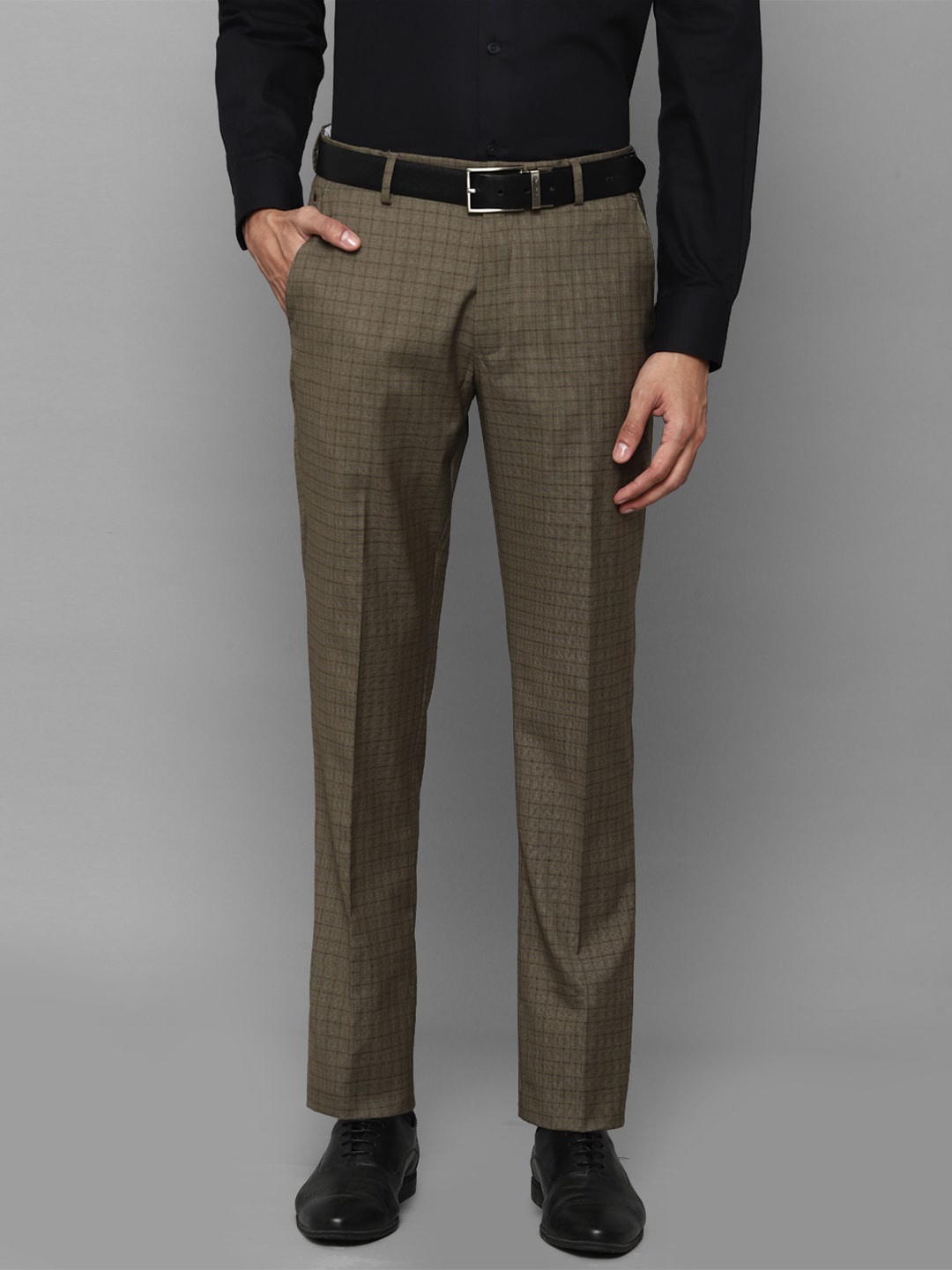 

Louis Philippe Men Brown Checked Slim Fit Trousers