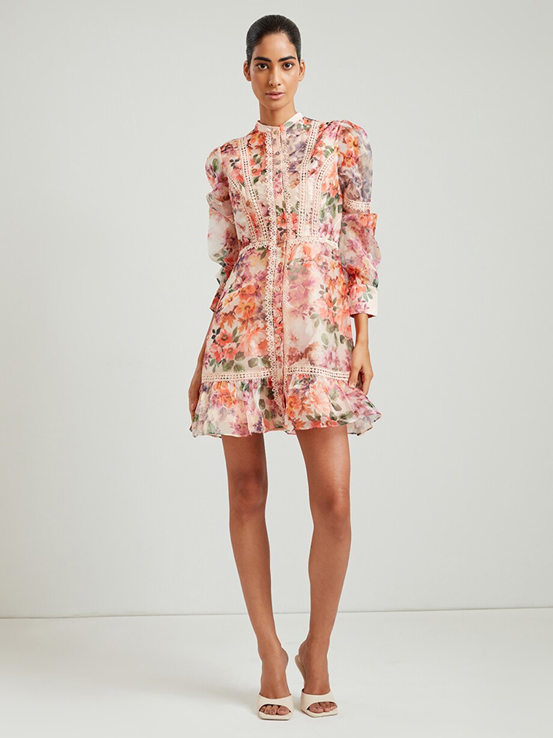

COVER STORY Beige & Peach-Coloured Floral Tie-Up Neck Dress