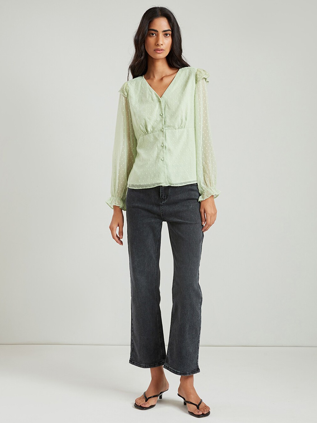 

COVER STORY Green Shirt Style Top