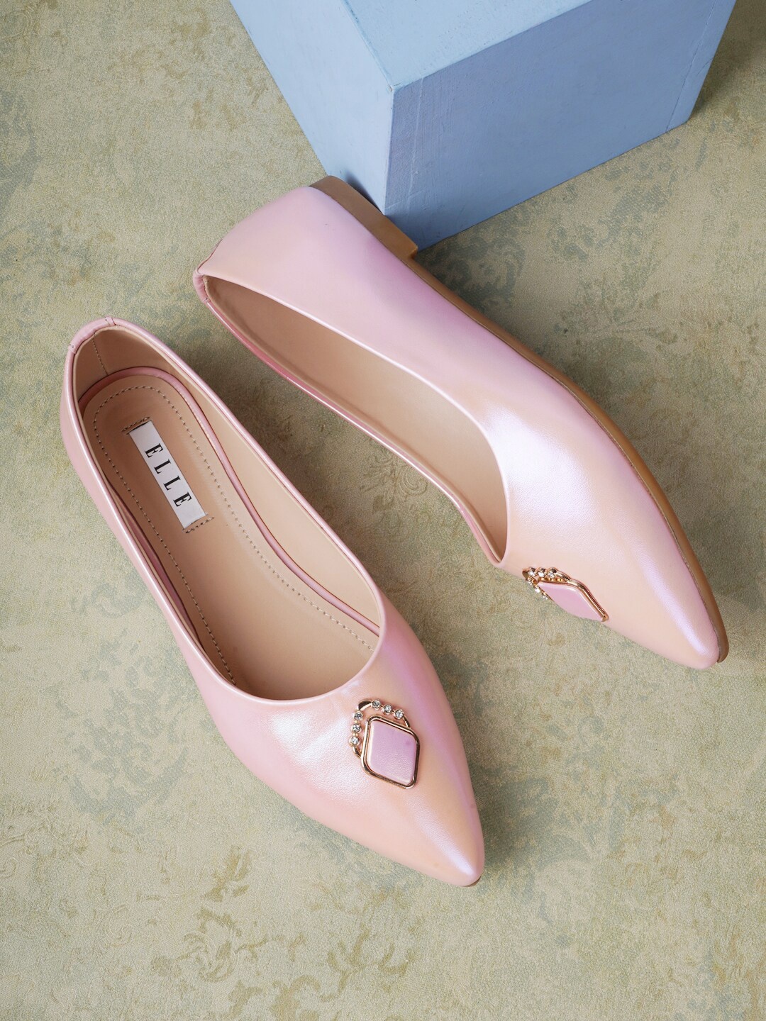 

ELLE Women Nude-Coloured Ballerinas Flats