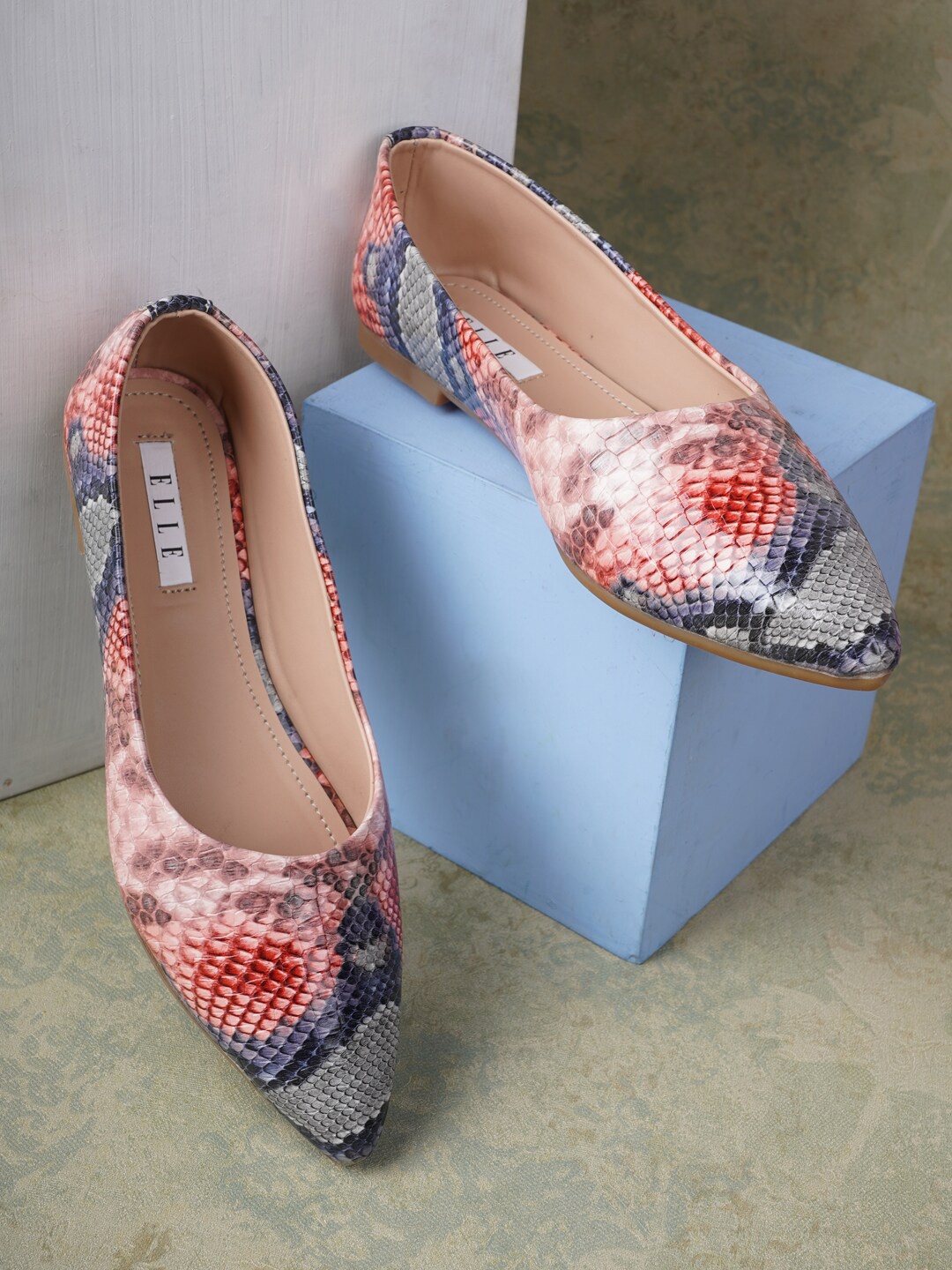 

ELLE Women Grey Textured Ballerinas Flats