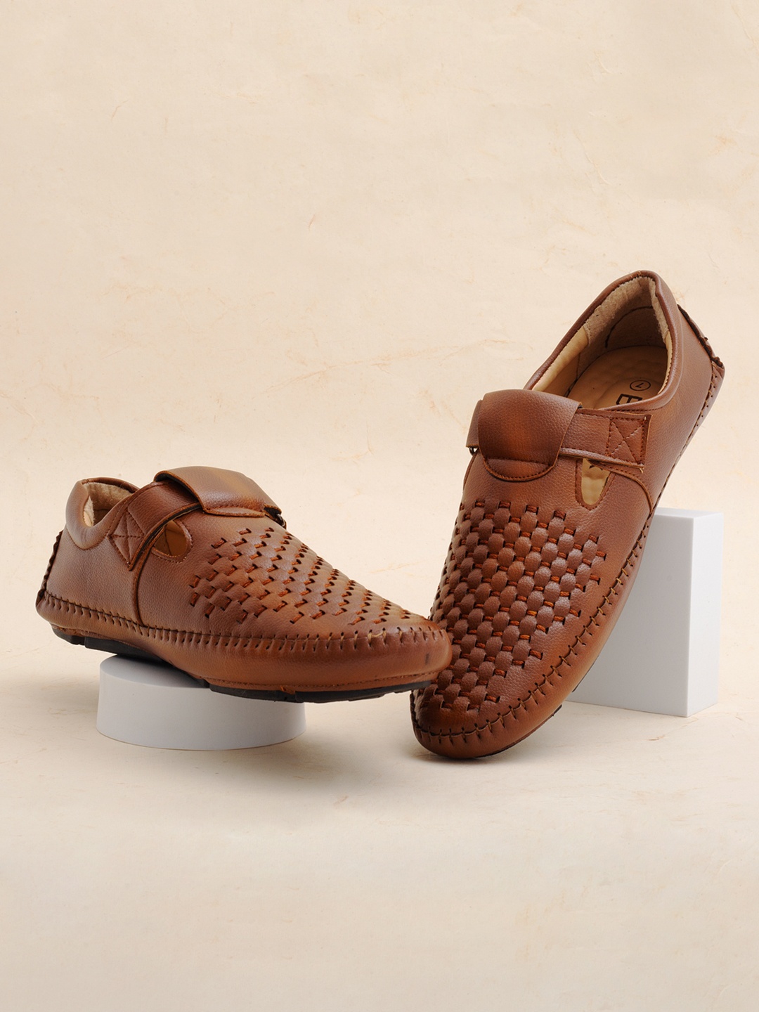 

Big Fox Men Tan Shoe-Style Sandals