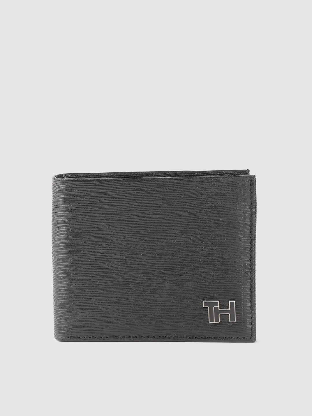 

Tommy Hilfiger Men Black Textured Leather Two Fold Wallet