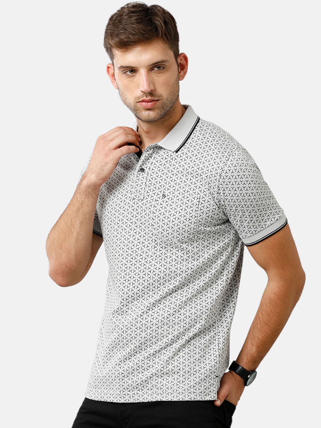 

Classic Polo Men Grey Printed Polo Collar Slim Fit T-shirt