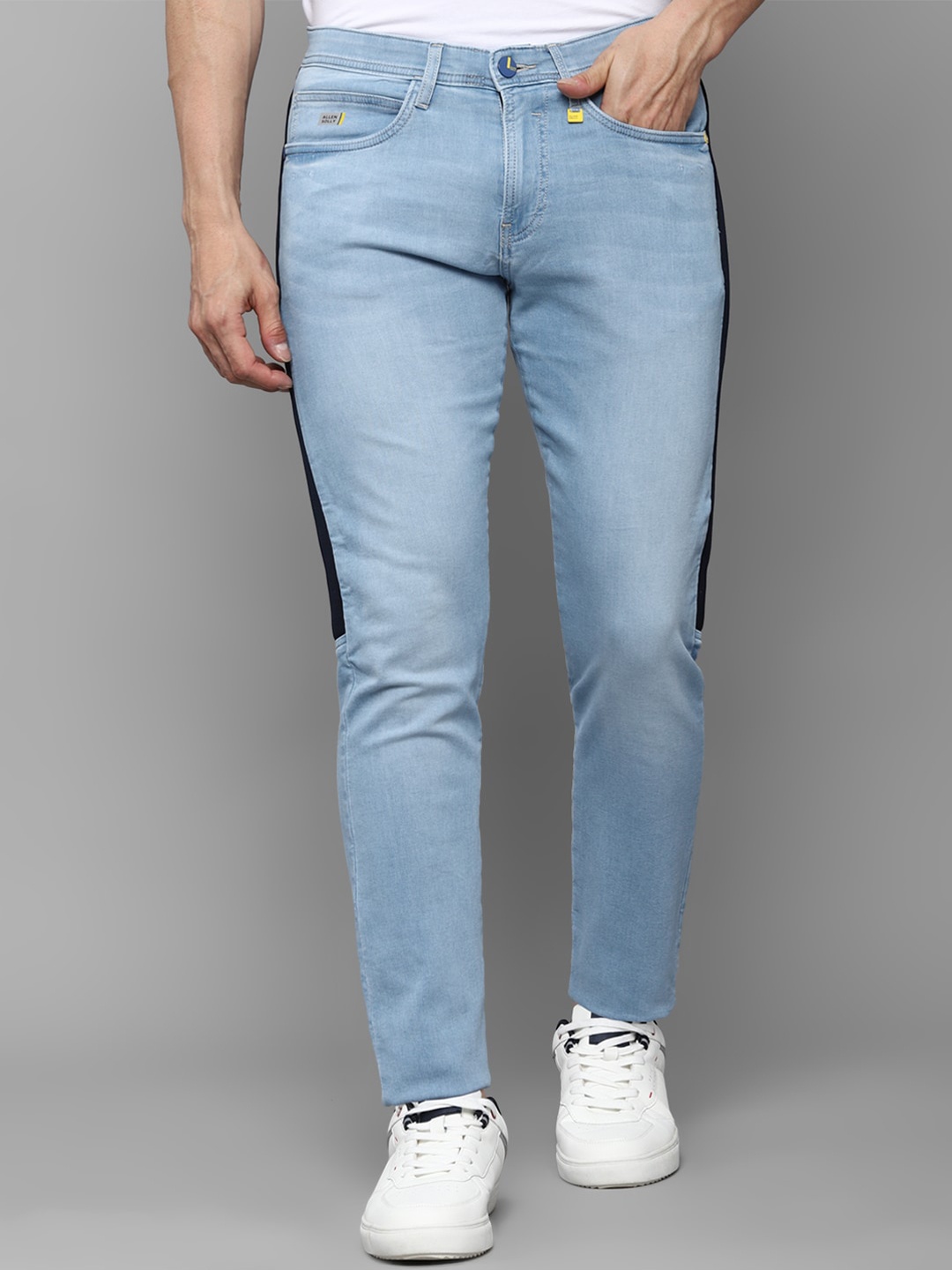 

Allen Solly Sport Men Blue Slim Fit Light Fade Jeans