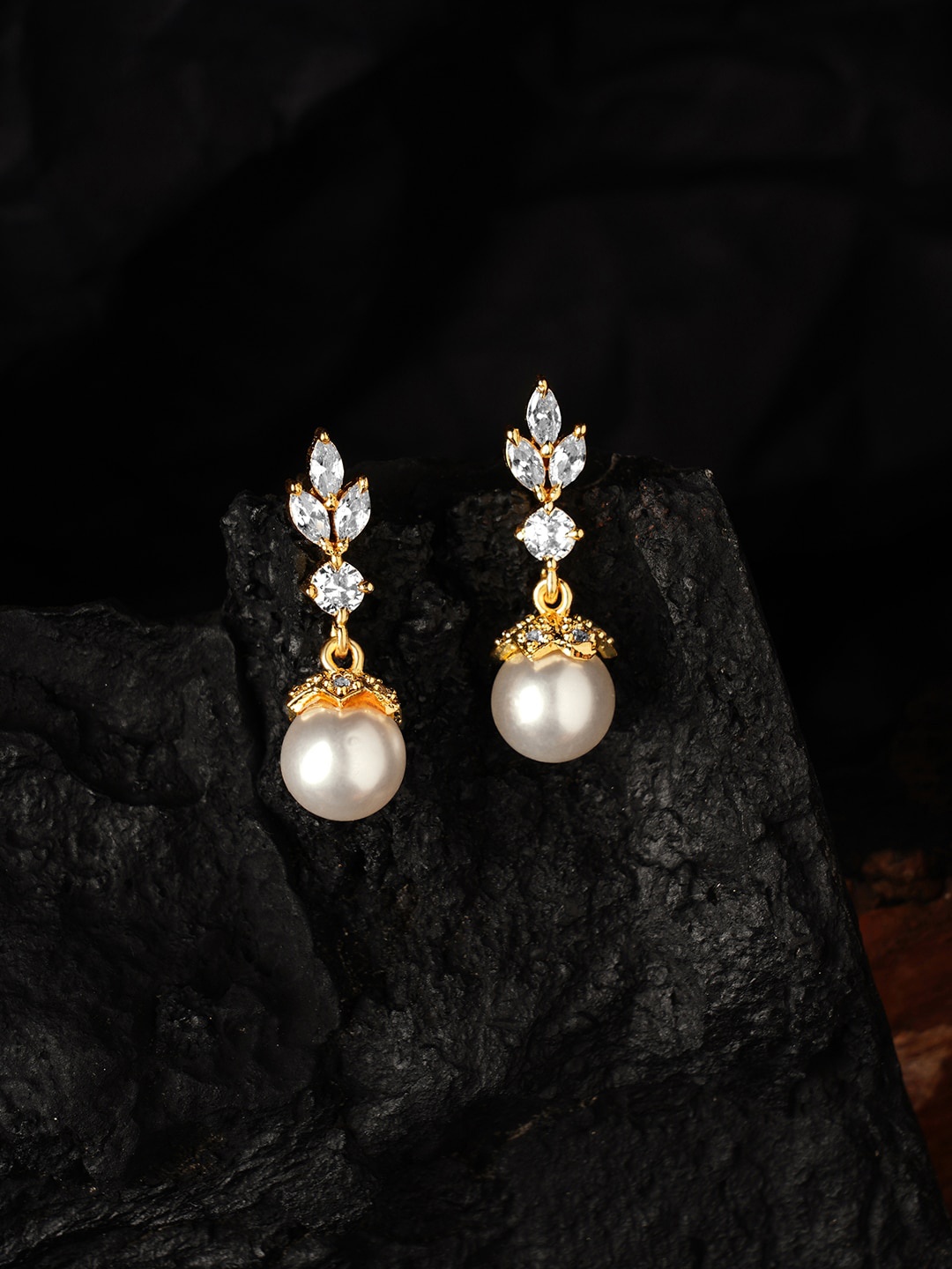 

HOT AND BOLD Gold-Toned Teardrop Shaped Drop Earrings