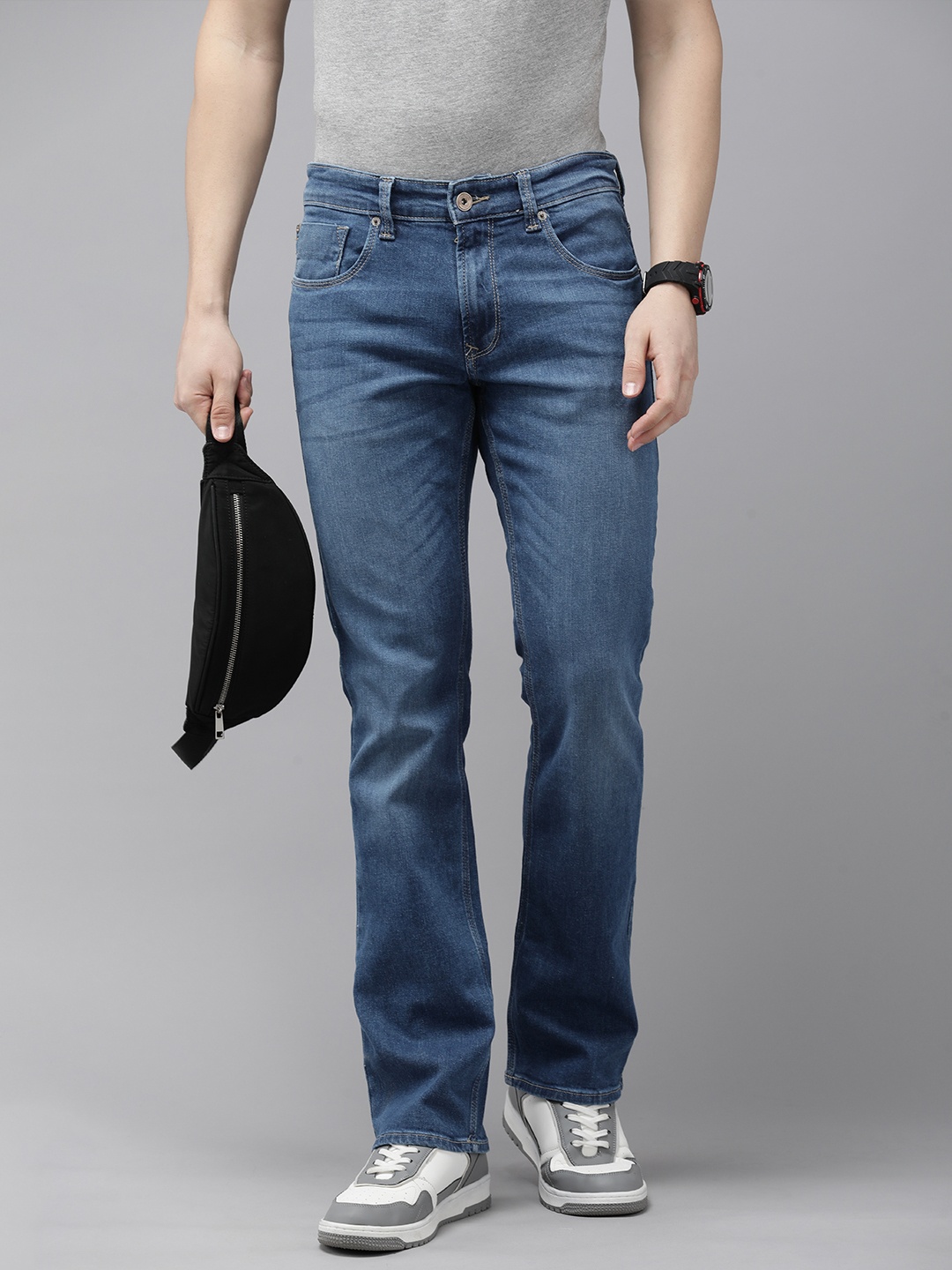 

SPYKAR Men Rafter Bootcut Light Fade Stretchable Jeans, Blue