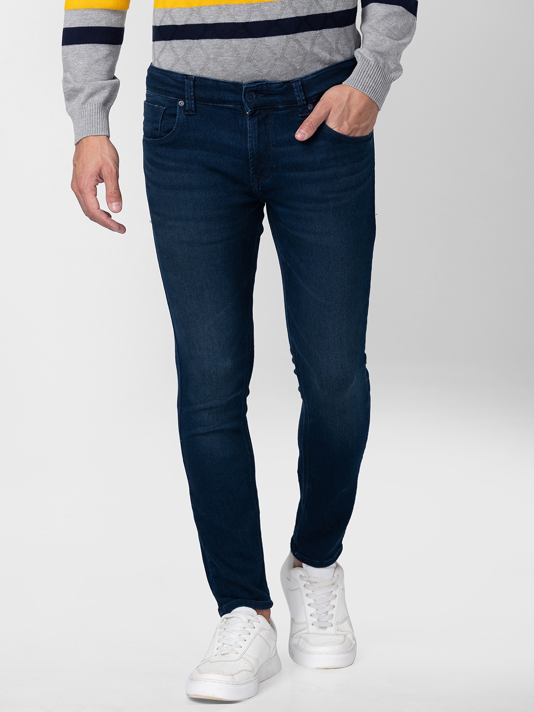 

SPYKAR Men Kano Mid-Rise Slim Fit Light Fade Stretchable Jeans, Navy blue