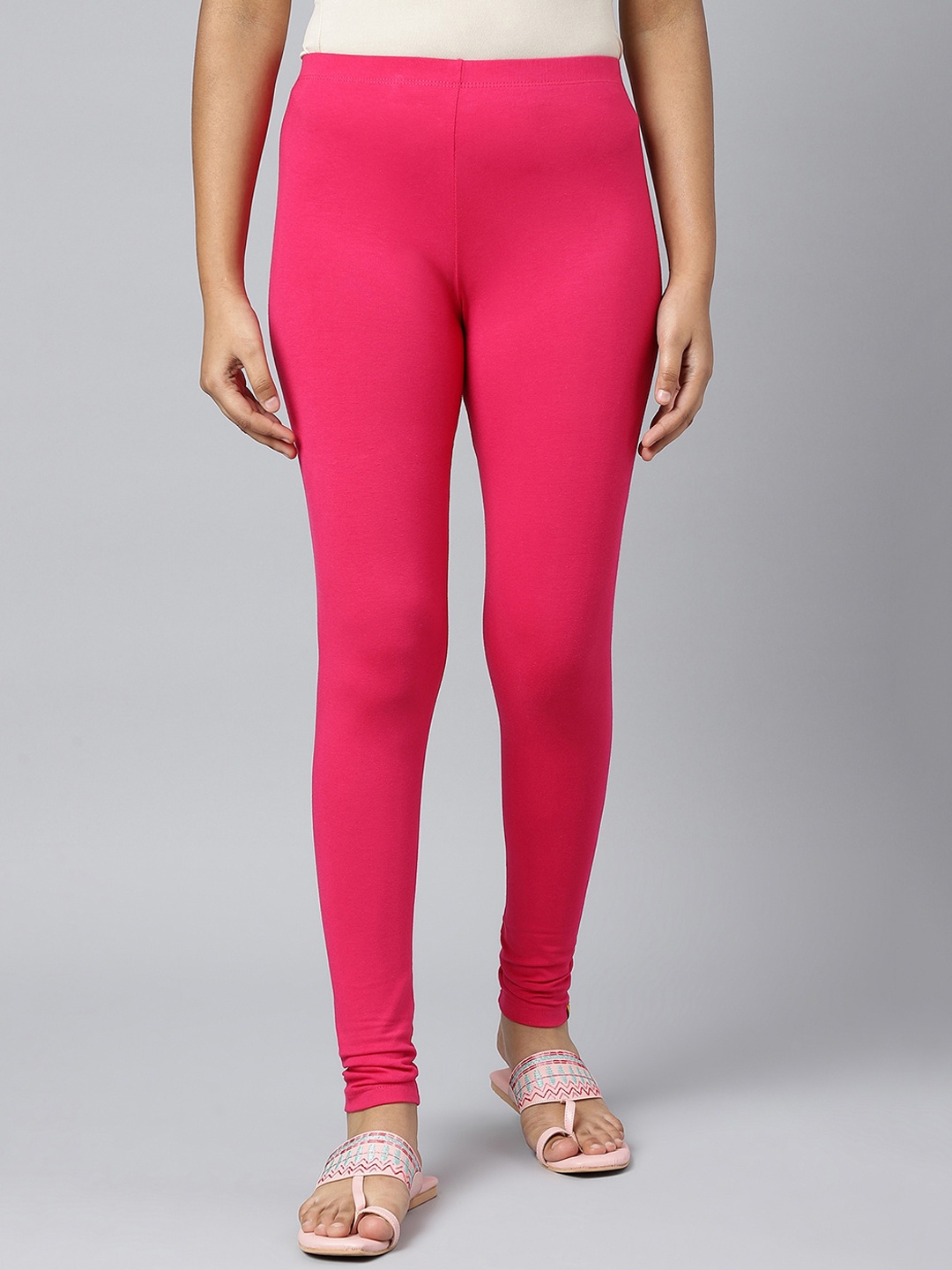 

AURELIA Women Fuchsia Solid Ankle-Length Leggings