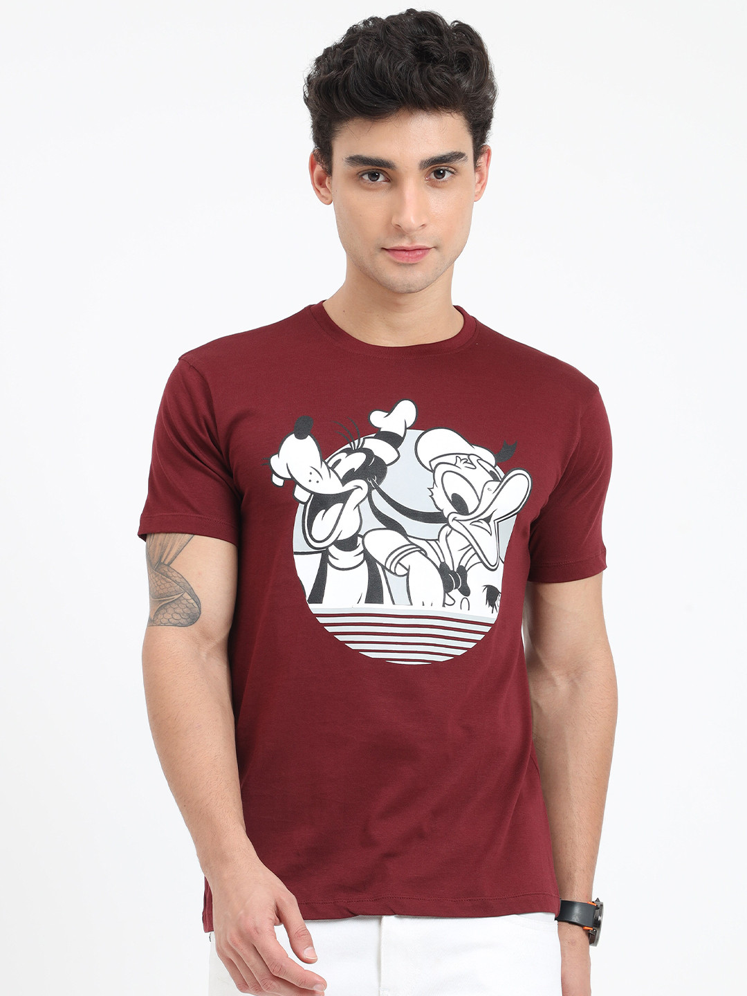 

COOFT Men Maroon & White Donald Duck & Goofy Printed Pure Cotton T-shirt