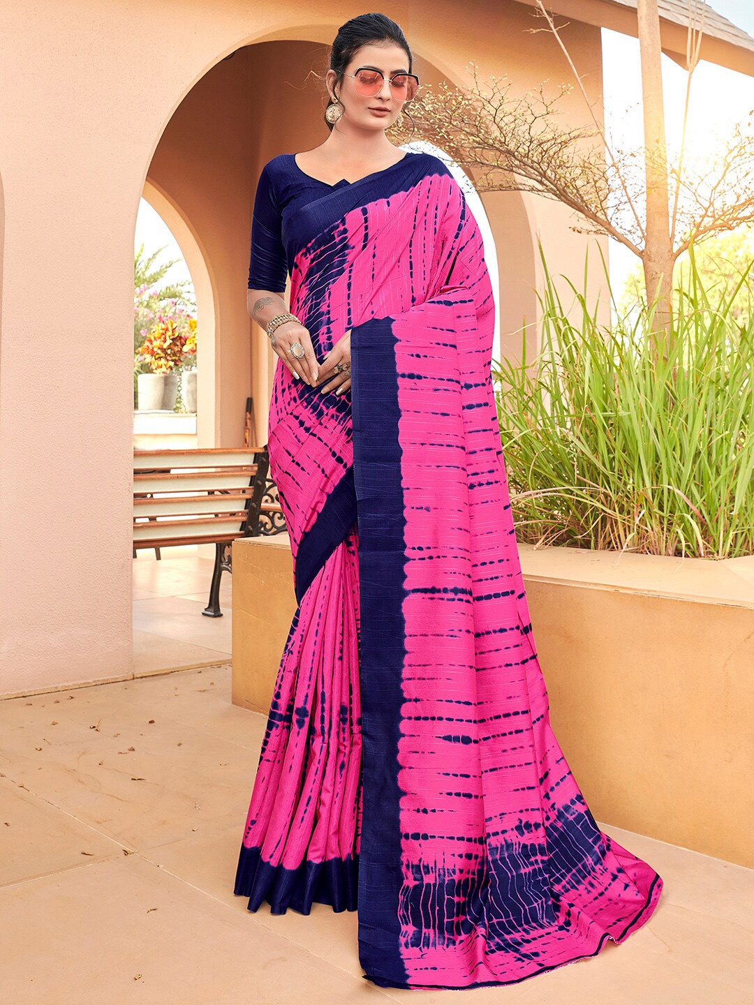 

Mitera Pink & Blue Tie and Dye Art Silk Saree