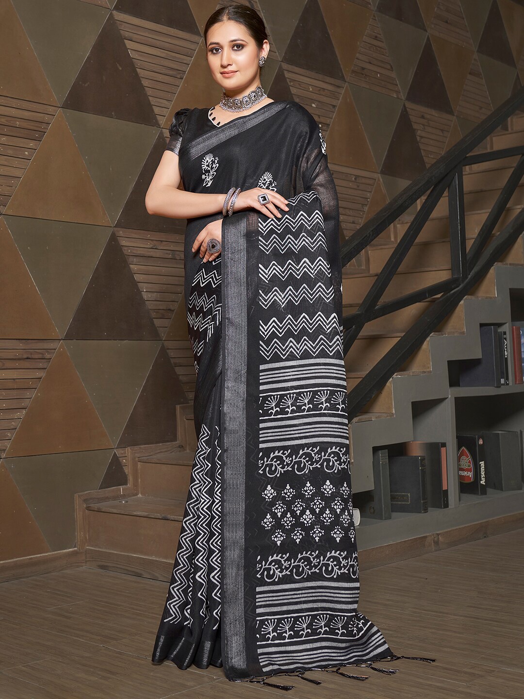 

Mitera Black & White Ethnic Motifs Zari Linen Blend Bagh Saree