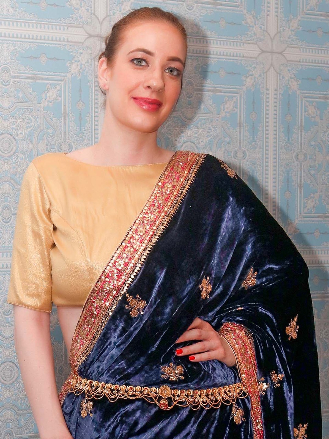 

ODETTE Gold-Toned & Red Stone-Studded & Beaded Kamarbandh