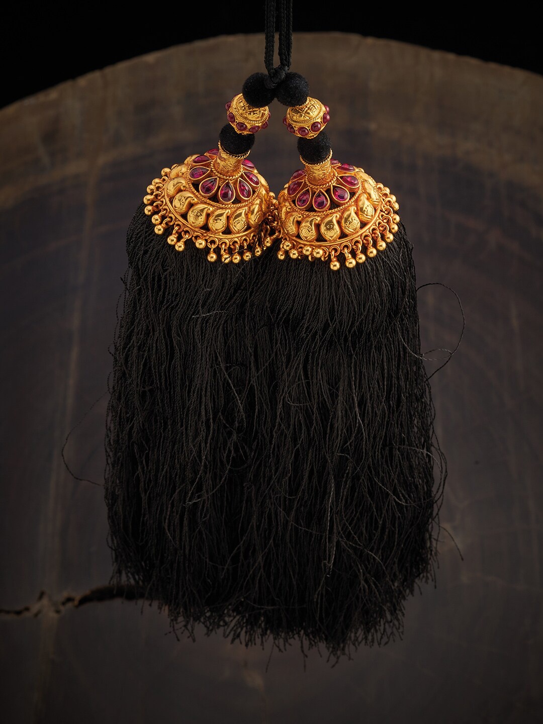

Kushal's Fashion Jewellery Women Red & Gold-Toned Spinal Stones Embellished Choti