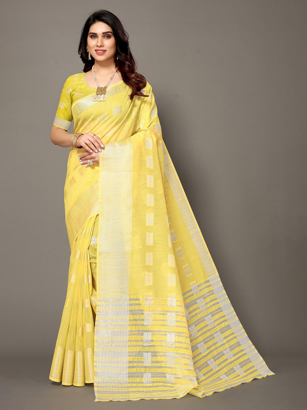 

Winza Designer Yellow & Silver-Toned Ethnic Motifs Zari Silk Blend Banarasi Saree