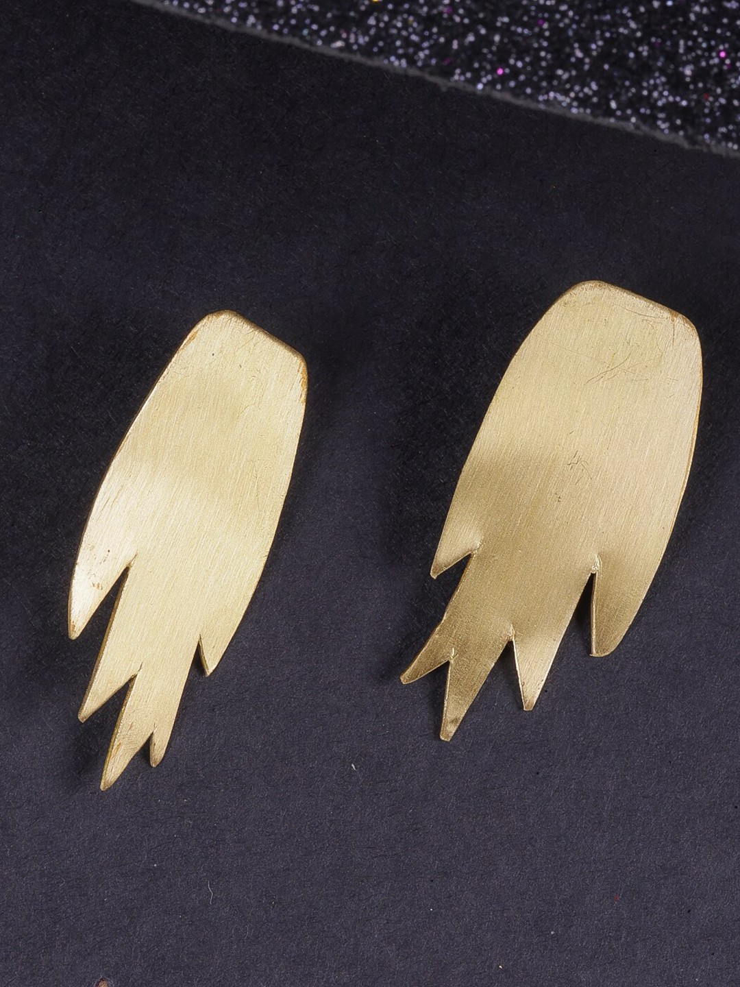 

DressBerry Gold-Plated Geometric Drop Earrings