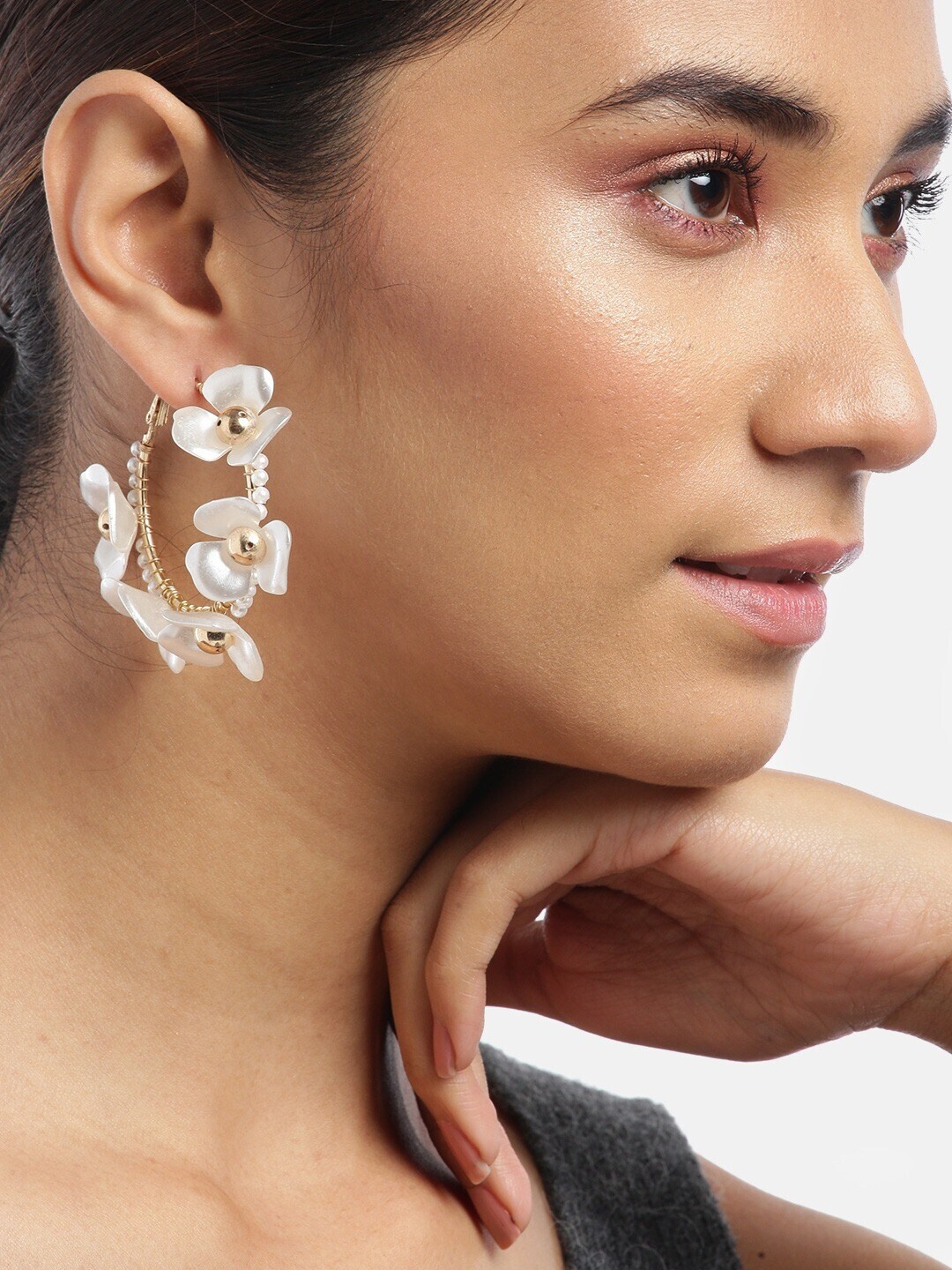 

DressBerry White Rose Gold-Plated Floral Hoop Earrings