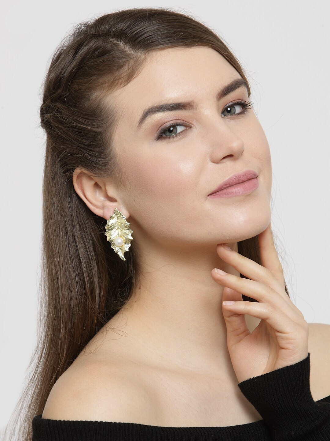

DressBerry Women Gold-Plated & White Contemporary Studs Earrings