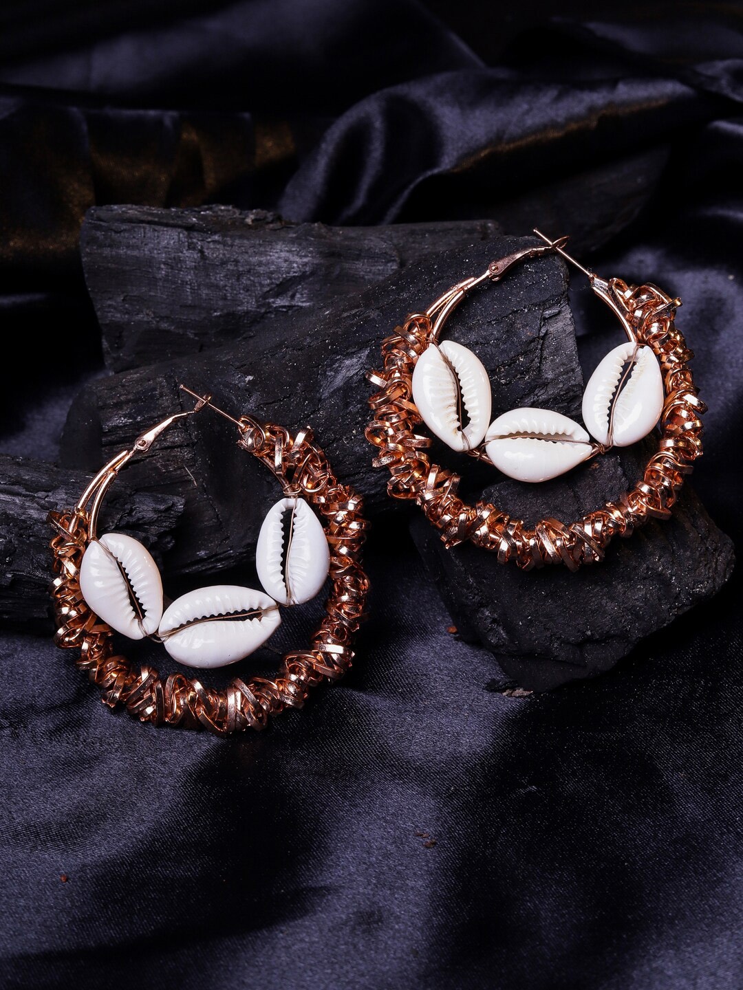 

DressBerry Rose Gold & White Shell Hoop Earrings