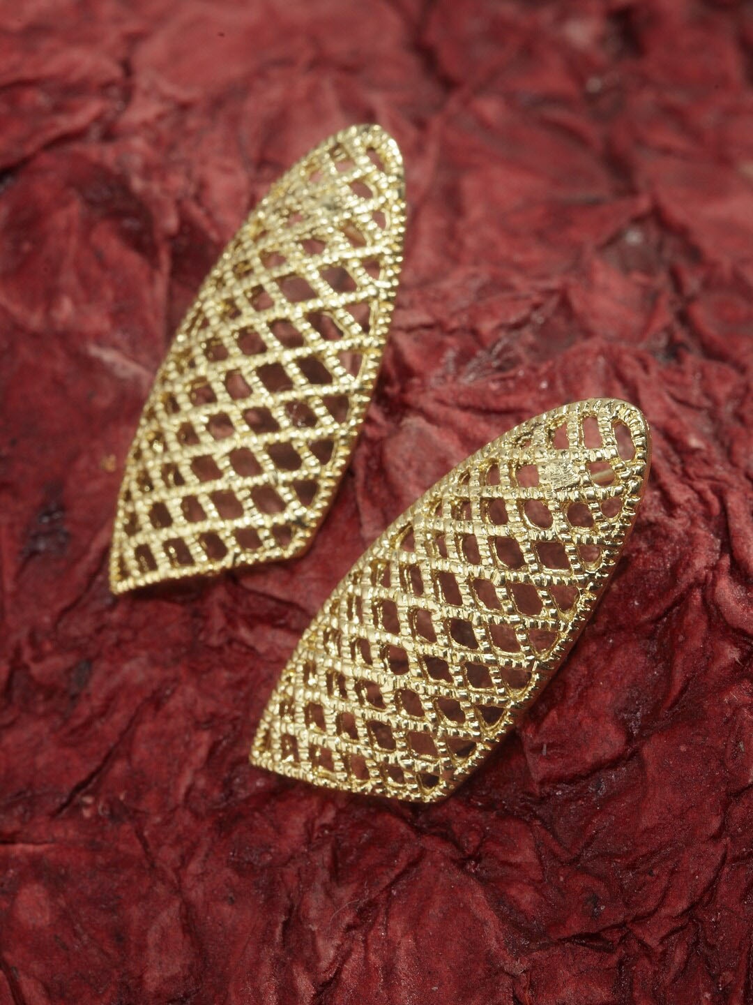 

DressBerry Gold-Toned Contemporary Drop Earrings