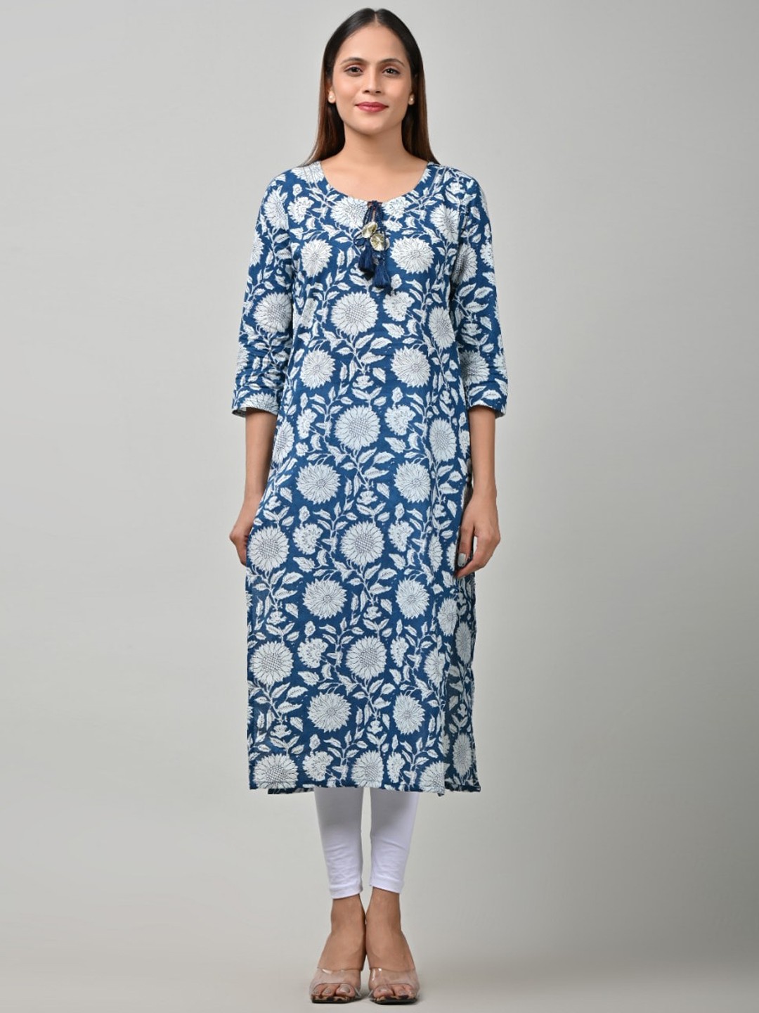 

Swasti Women Blue Floral Printed Floral Cotton Straight Kurta