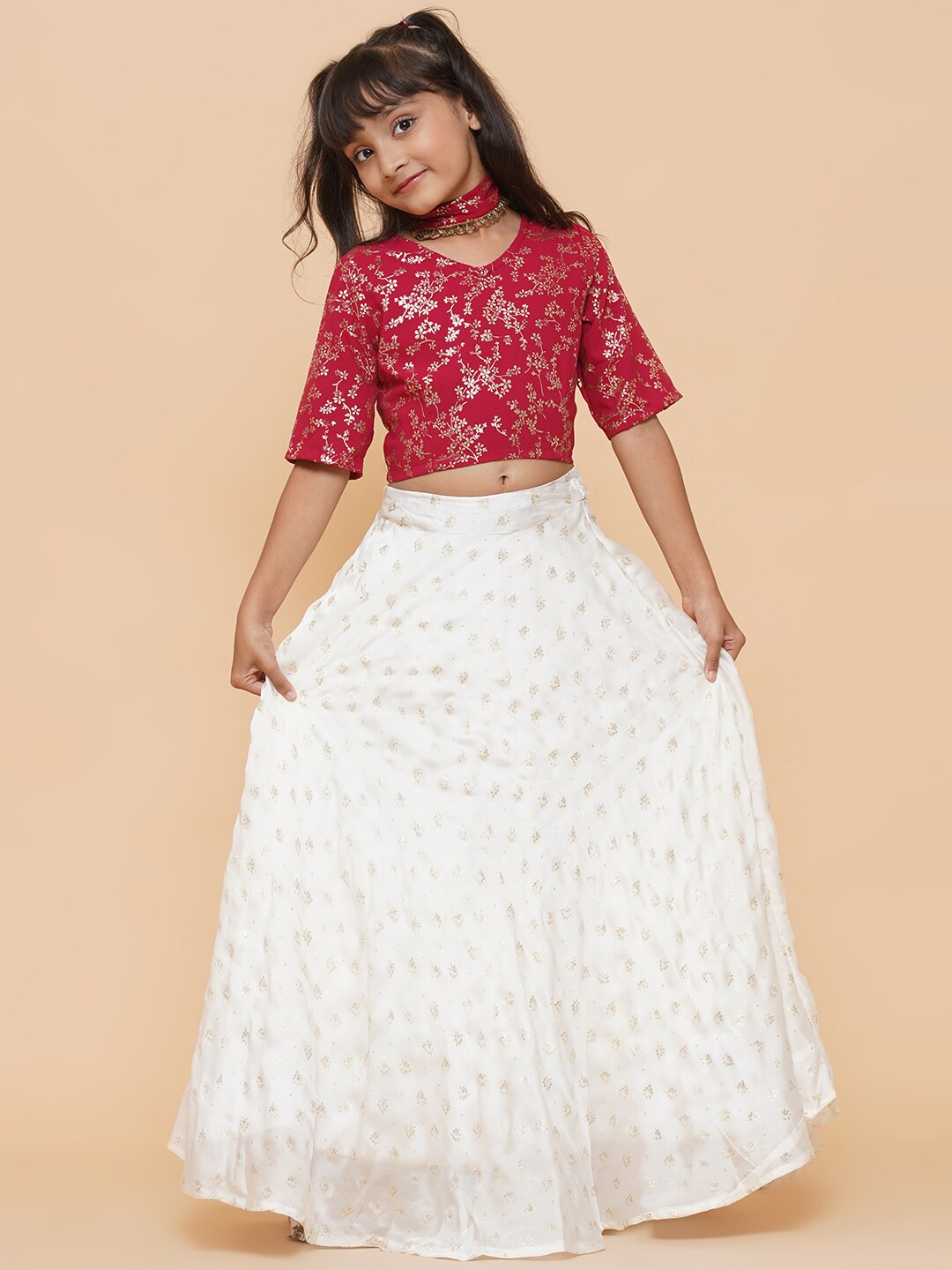 

titliyan Girls Red & White Floral Print Lehenga Choli