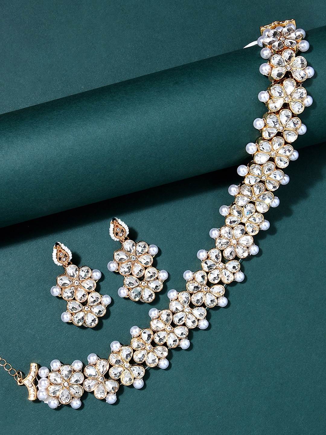 

Lilly & sparkle White Gold-Plated Pearl Studded Choker Jewellery Set