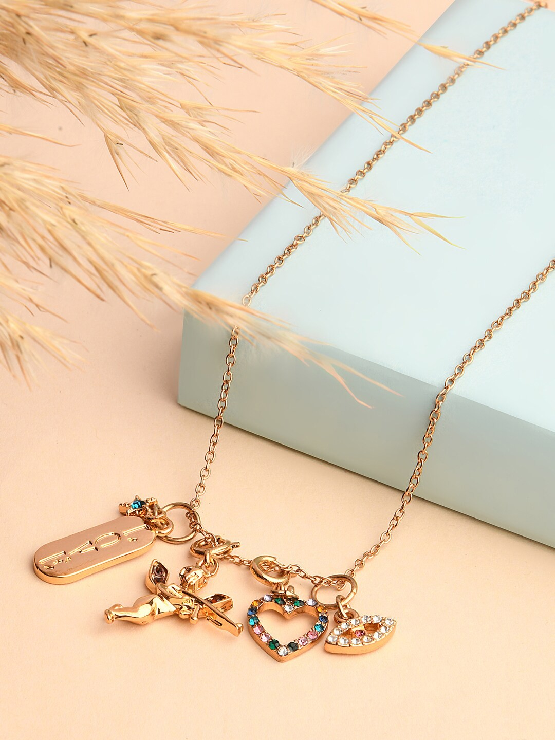 

Lilly & sparkle Gold-Plated & White Necklace