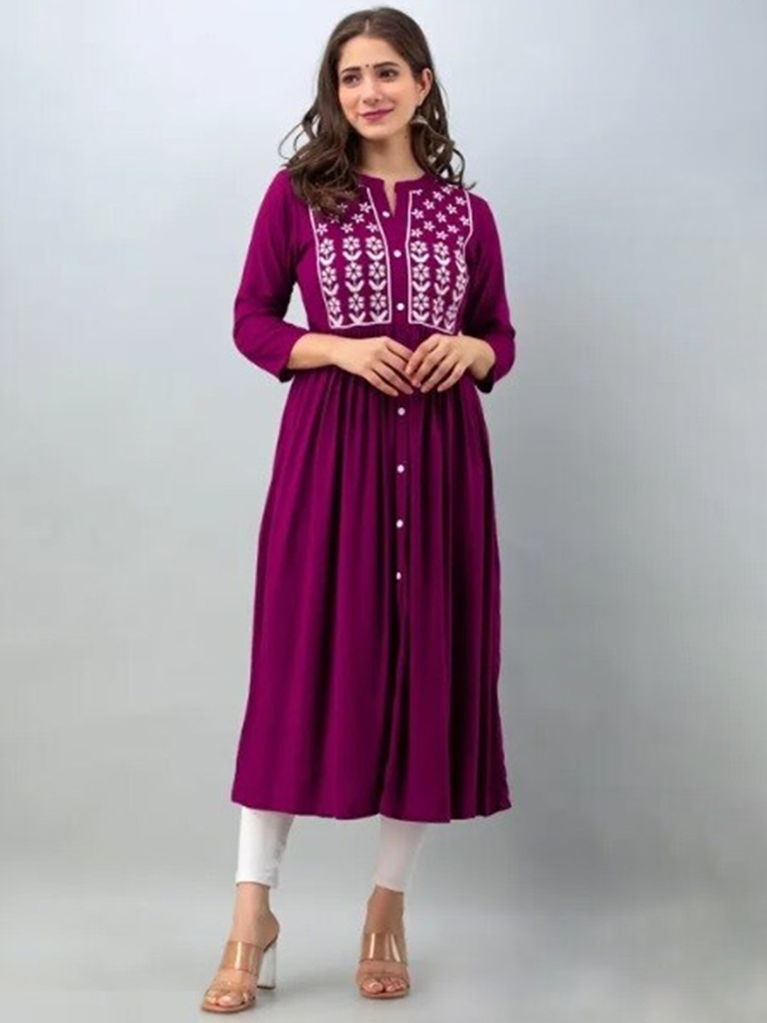 

PNEHA Women Magenta & White Embroidered Yoke Design Kurta