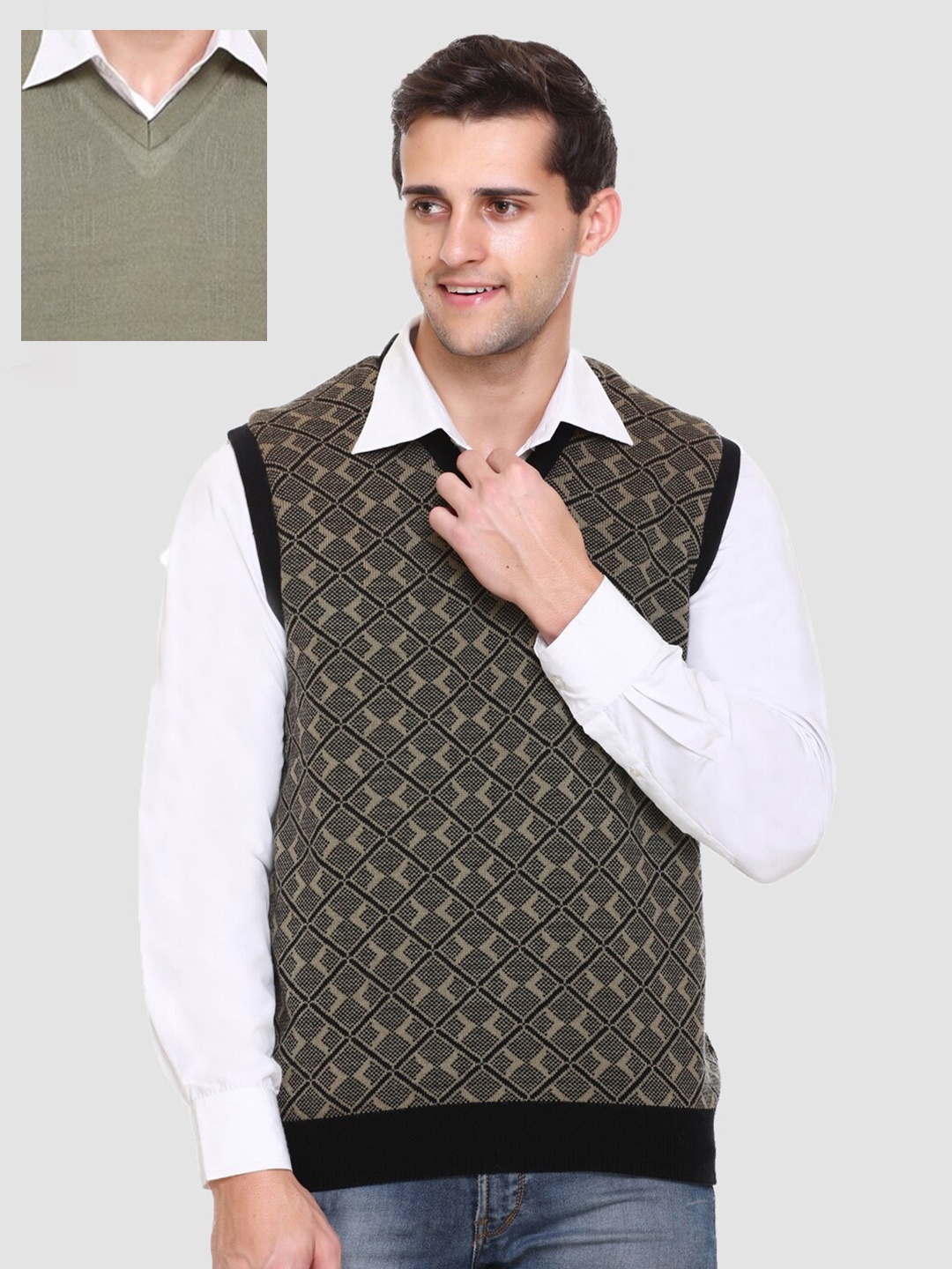 

aarbee Men Green & Black Checked Sweater Vest