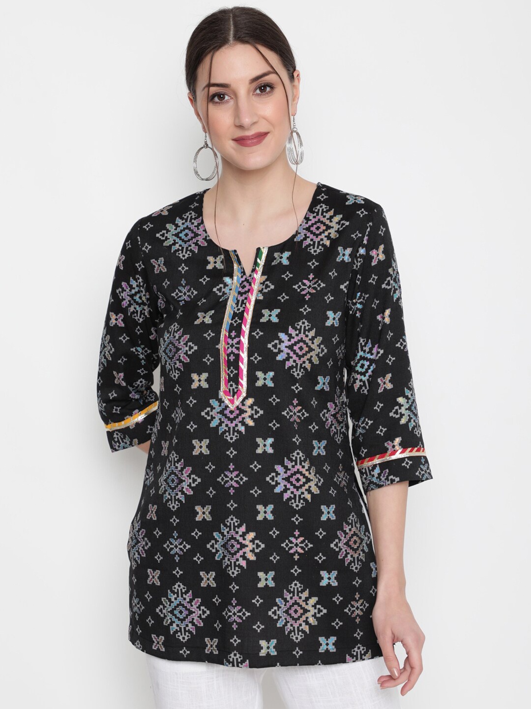 

AKIMIA Women Black & Blue Geometric Printed Kurti