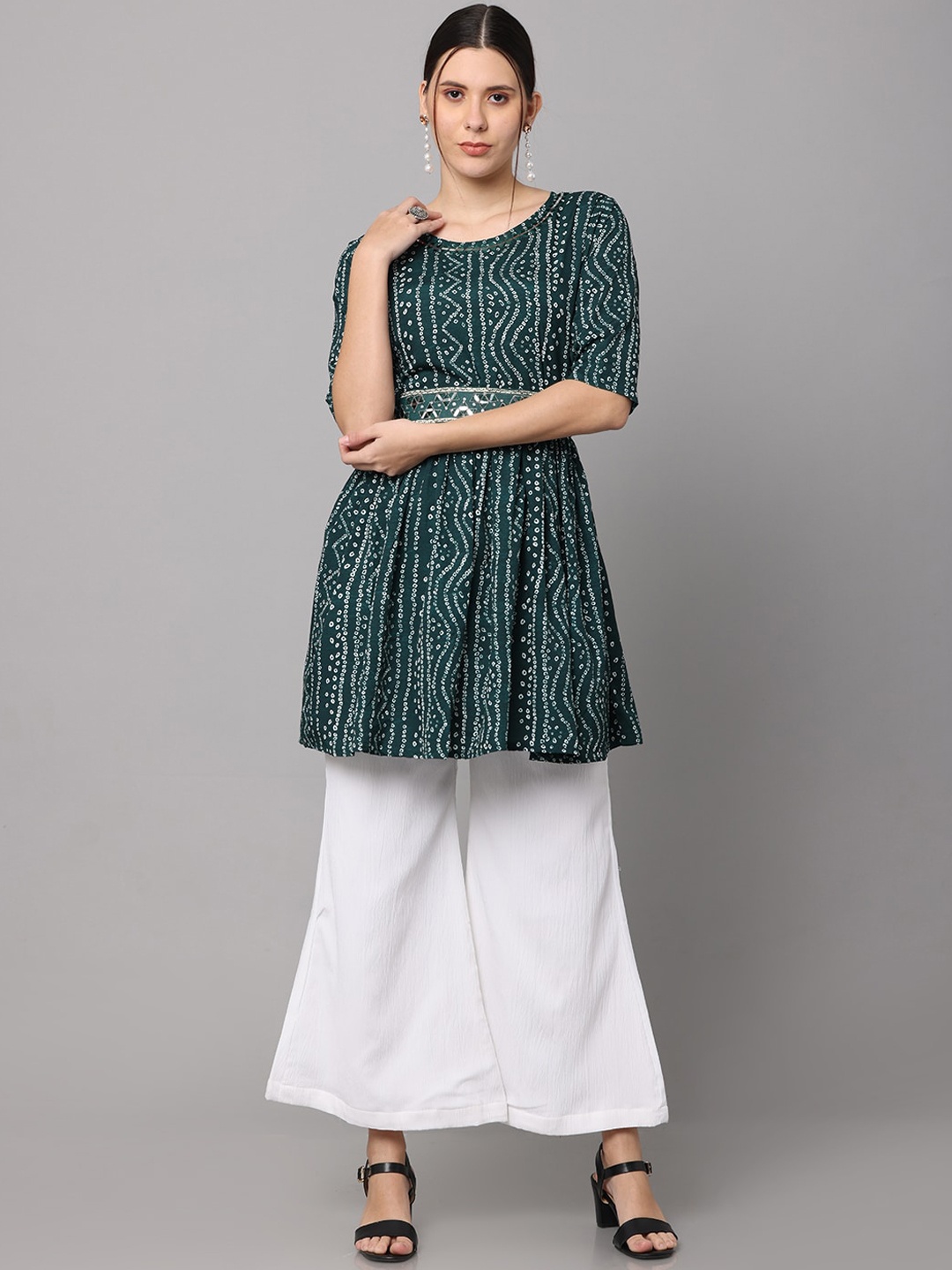 

NAYRA Women Green Bandhani Printed Pure Cotton Kurti with Sharara