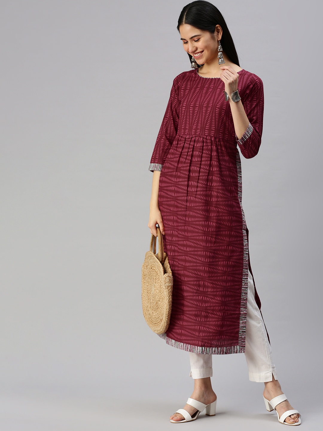 

KALINI Women Maroon Geometric Printed Kurta