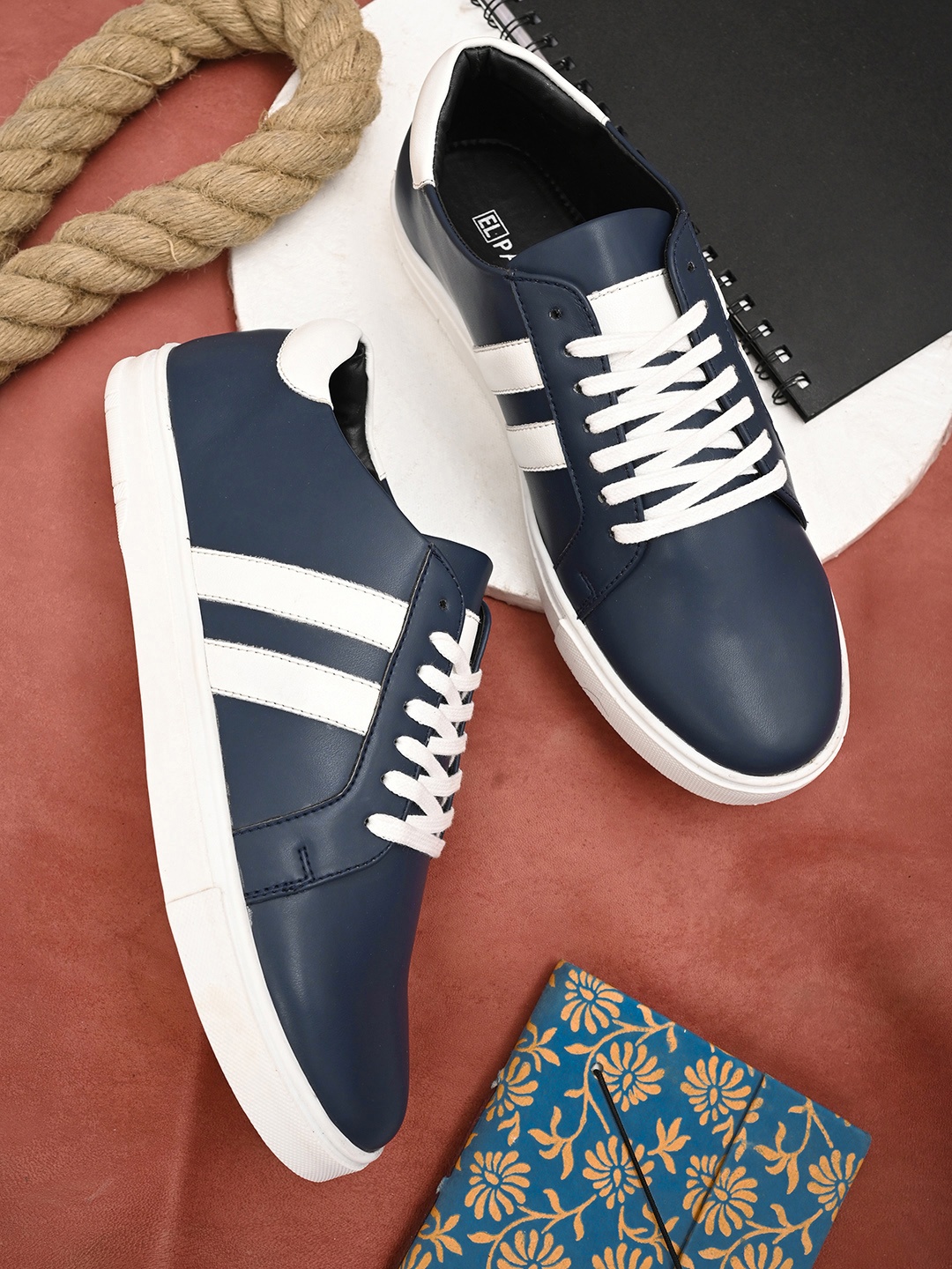 

El Paso Men Blue Colourblocked Sneakers
