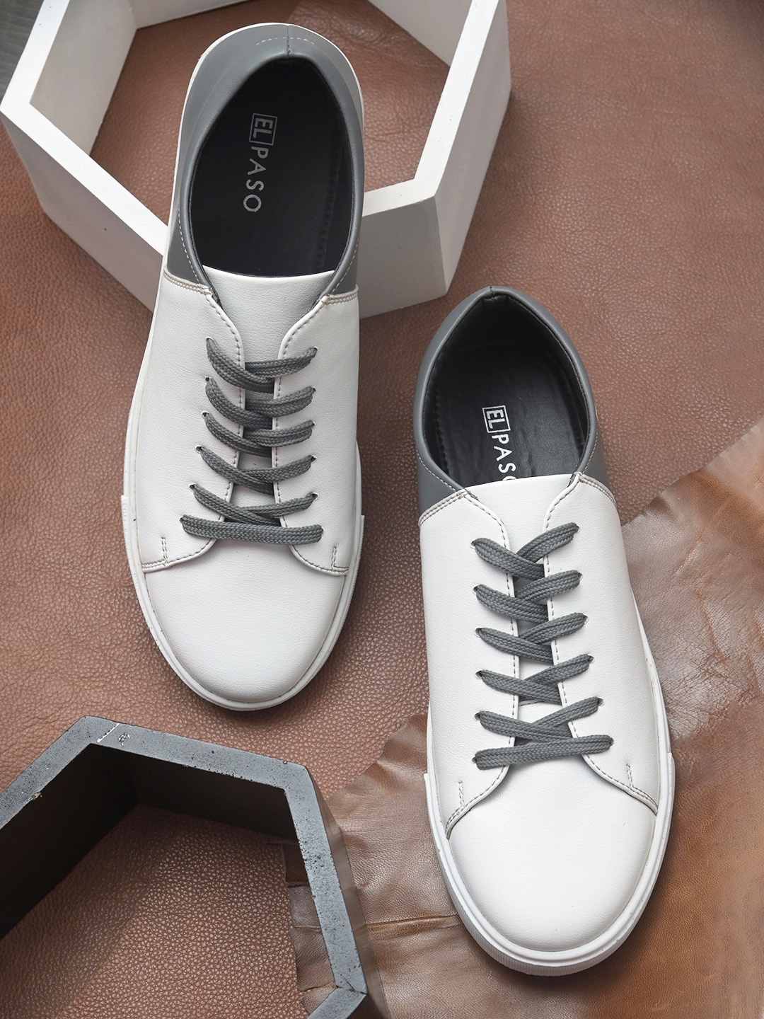 

El Paso Men White Colourblocked Sneakers
