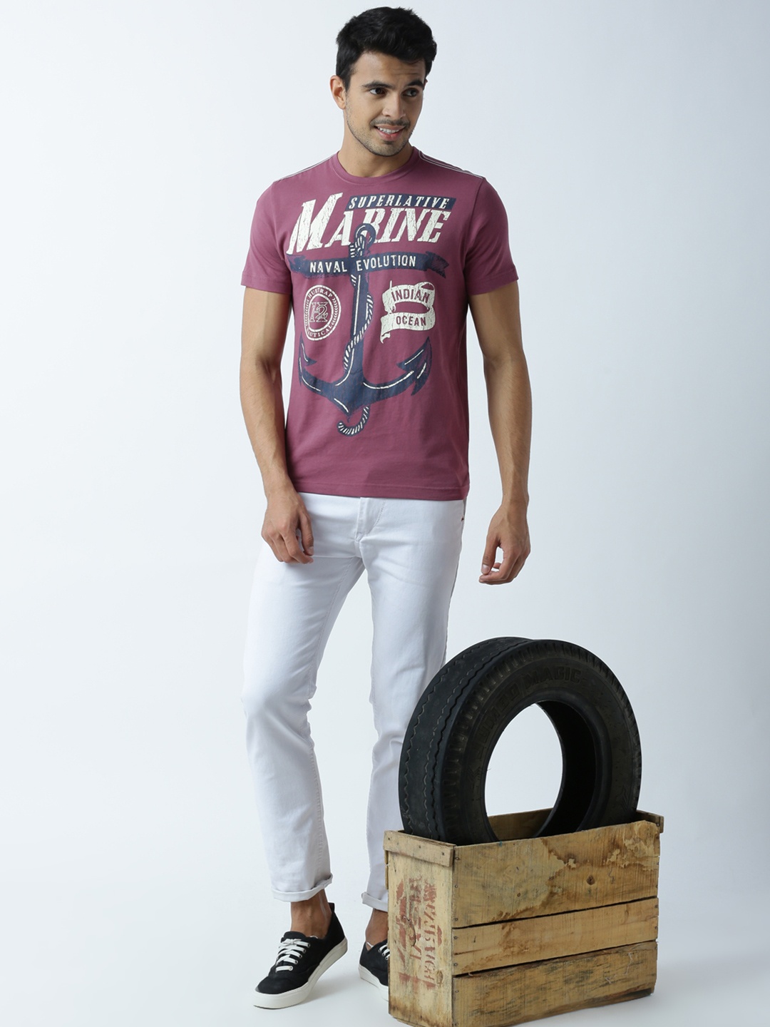 

Huetrap Men Mauve Printed Round Neck T-shirt