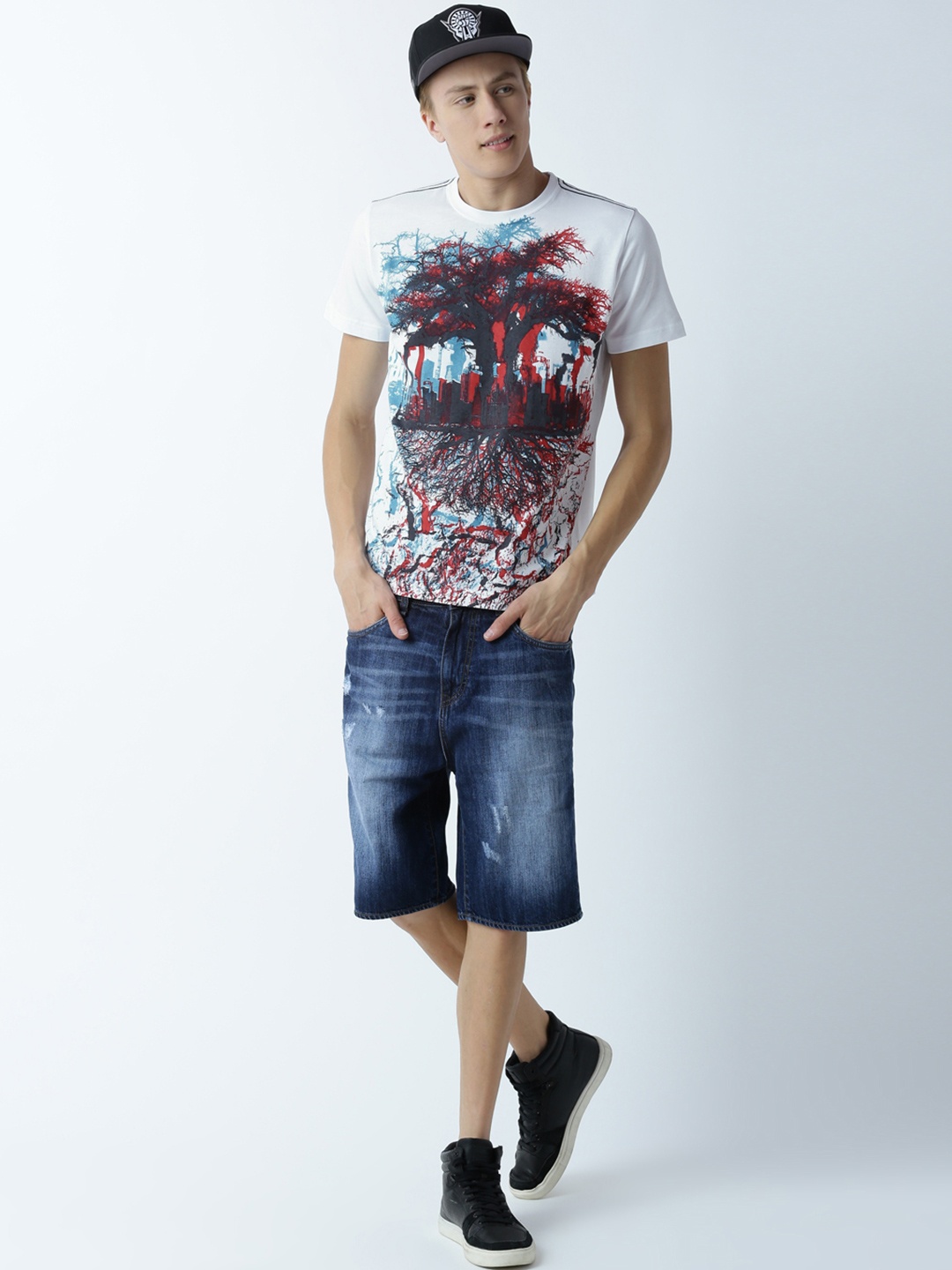 

Huetrap Men White Printed Round Neck T-shirt