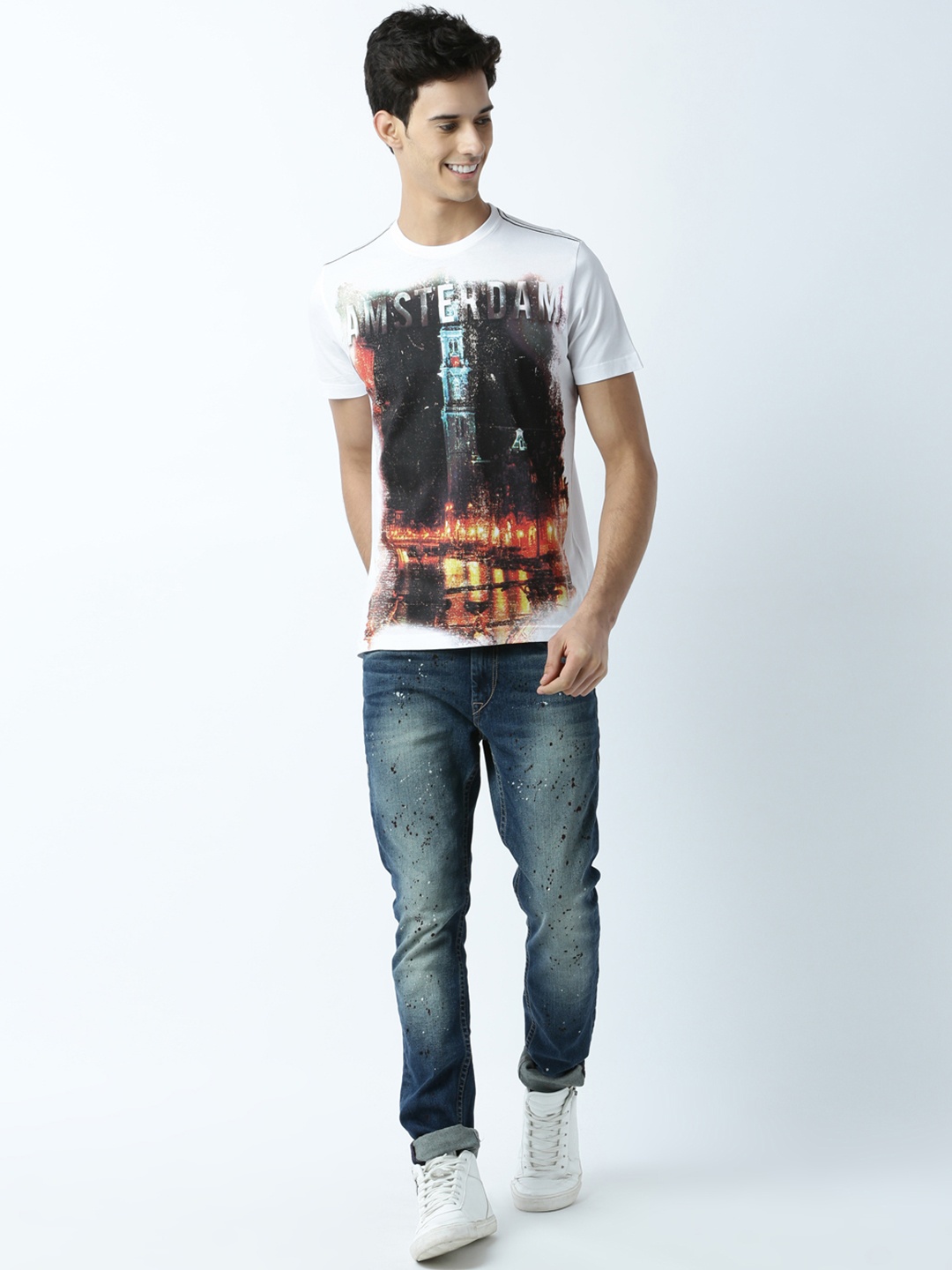 

Huetrap Men White Printed Round Neck T-shirt