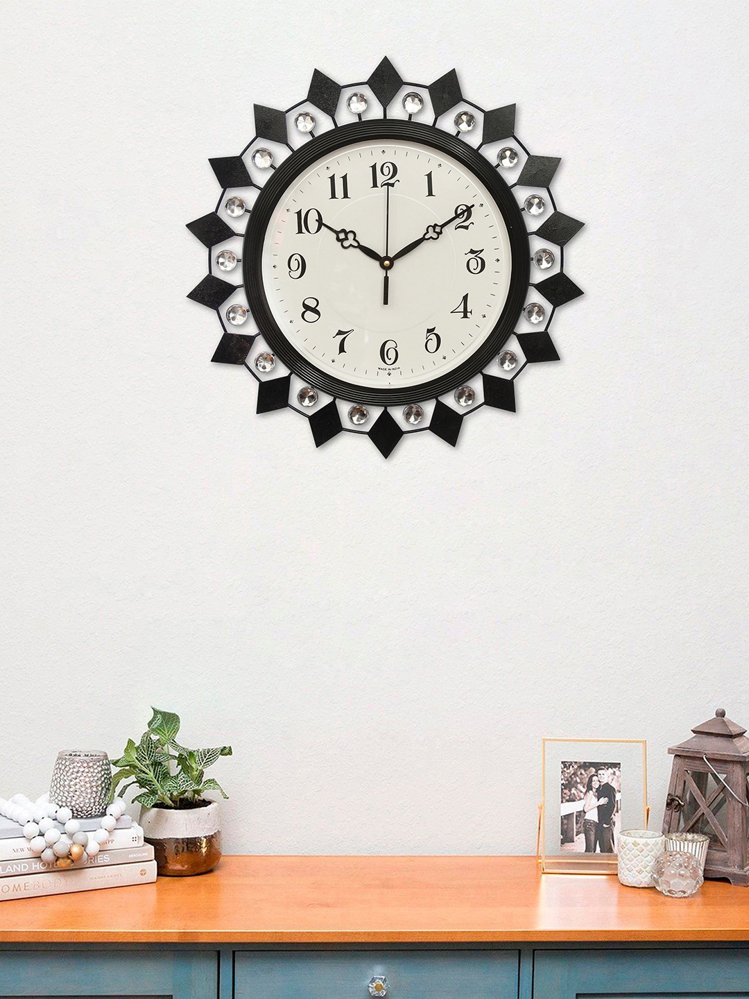 

eCraftIndia Black & Silver-Toned Embellished Contemporary Wall Clock