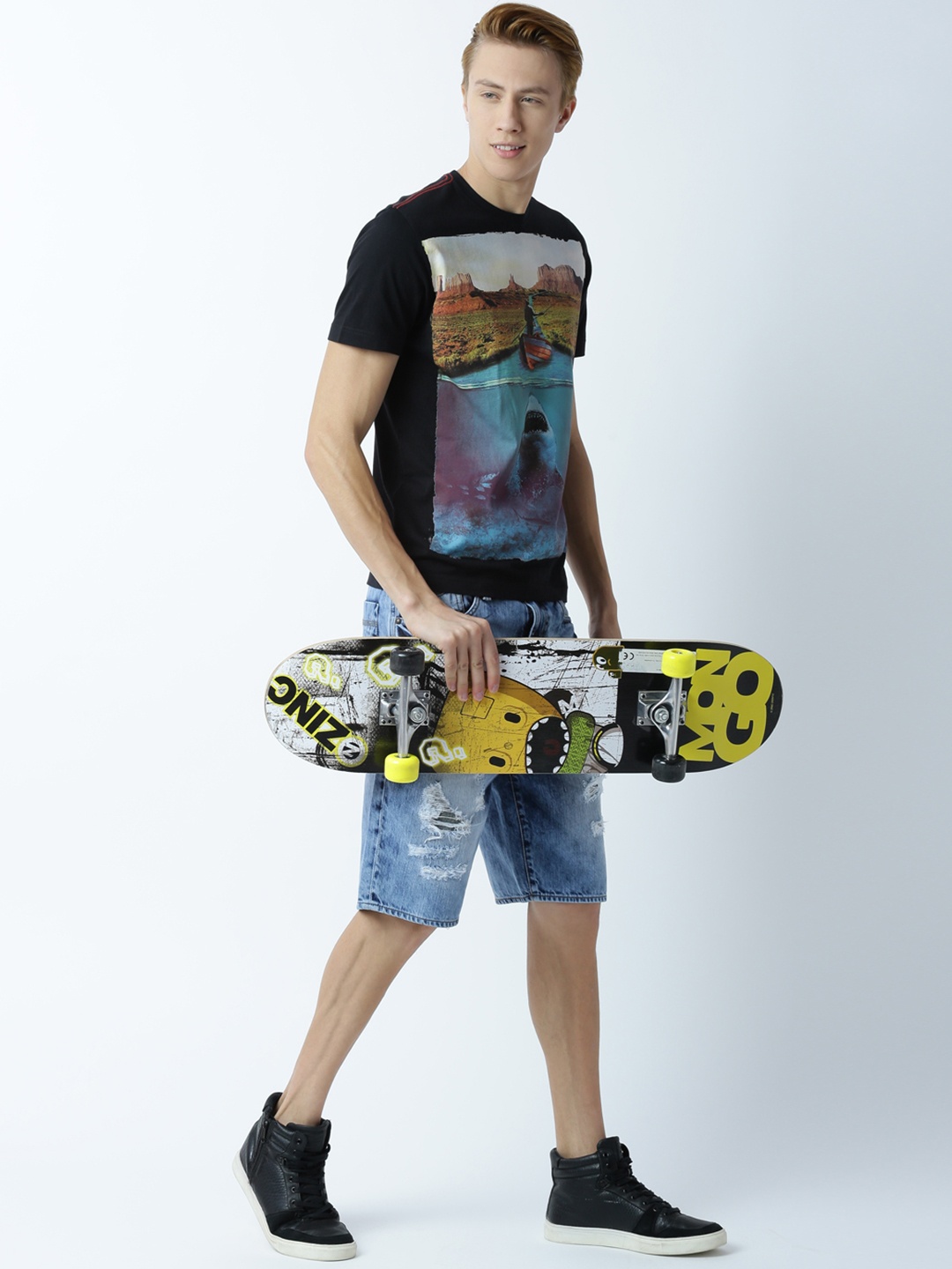 

Huetrap Men Black Printed Round Neck T-shirt