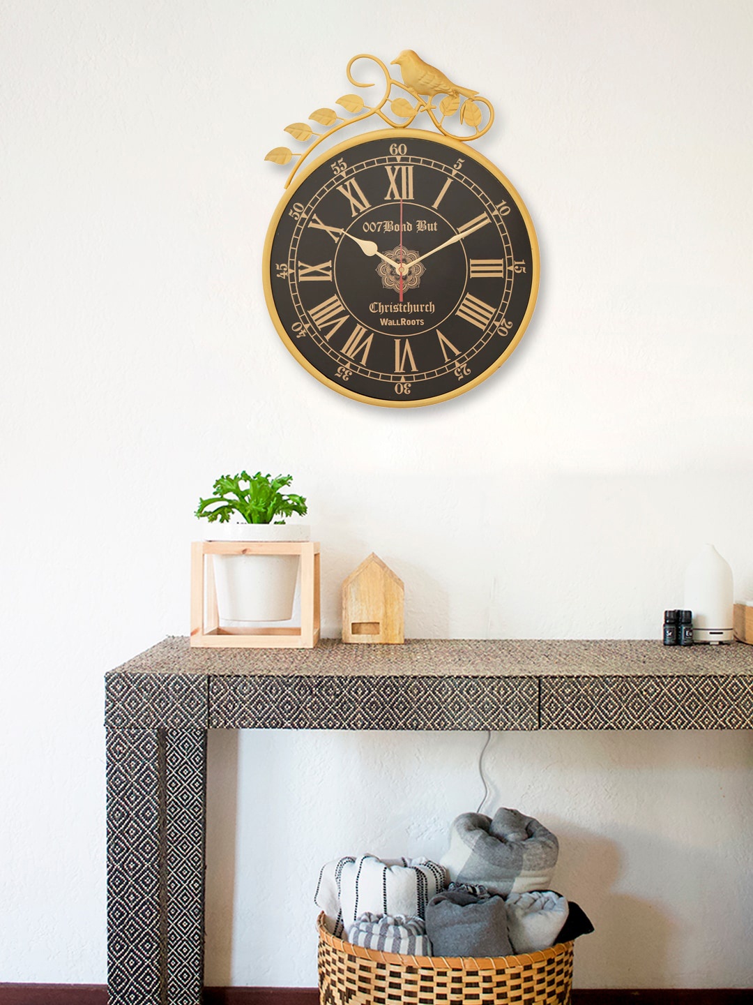 

eCraftIndia Gold-Toned & Black Contemporary Wall Clock