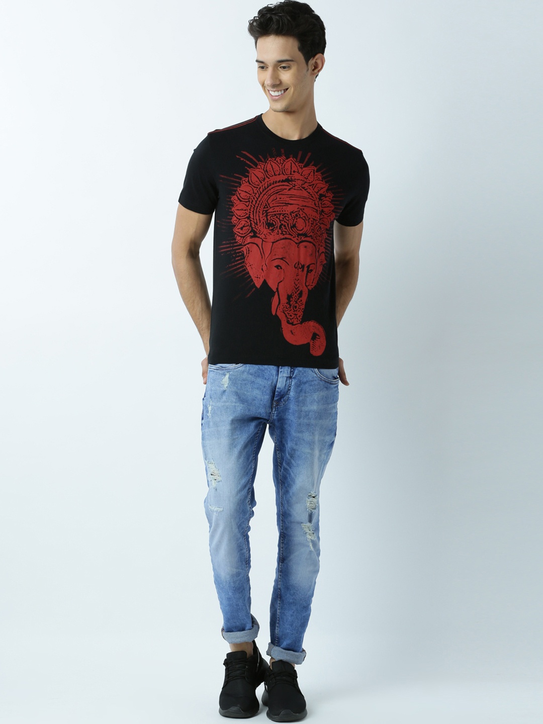 

Huetrap Men Black Printed Round Neck T-shirt