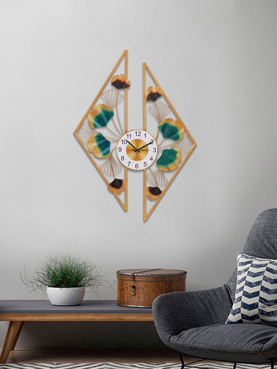 

eCraftIndia Gold-Toned & Green Embellished Geometric Contemporary Wall Clock