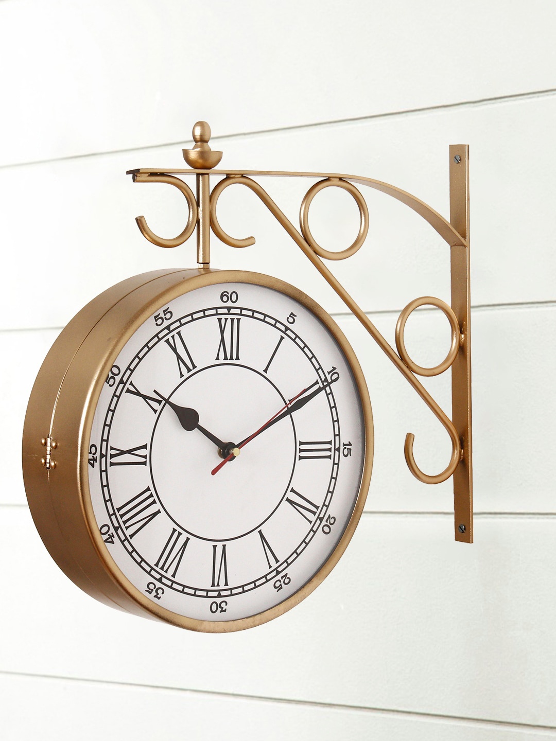 

eCraftIndia Black & Gold-Toned Vintage Wall Clock